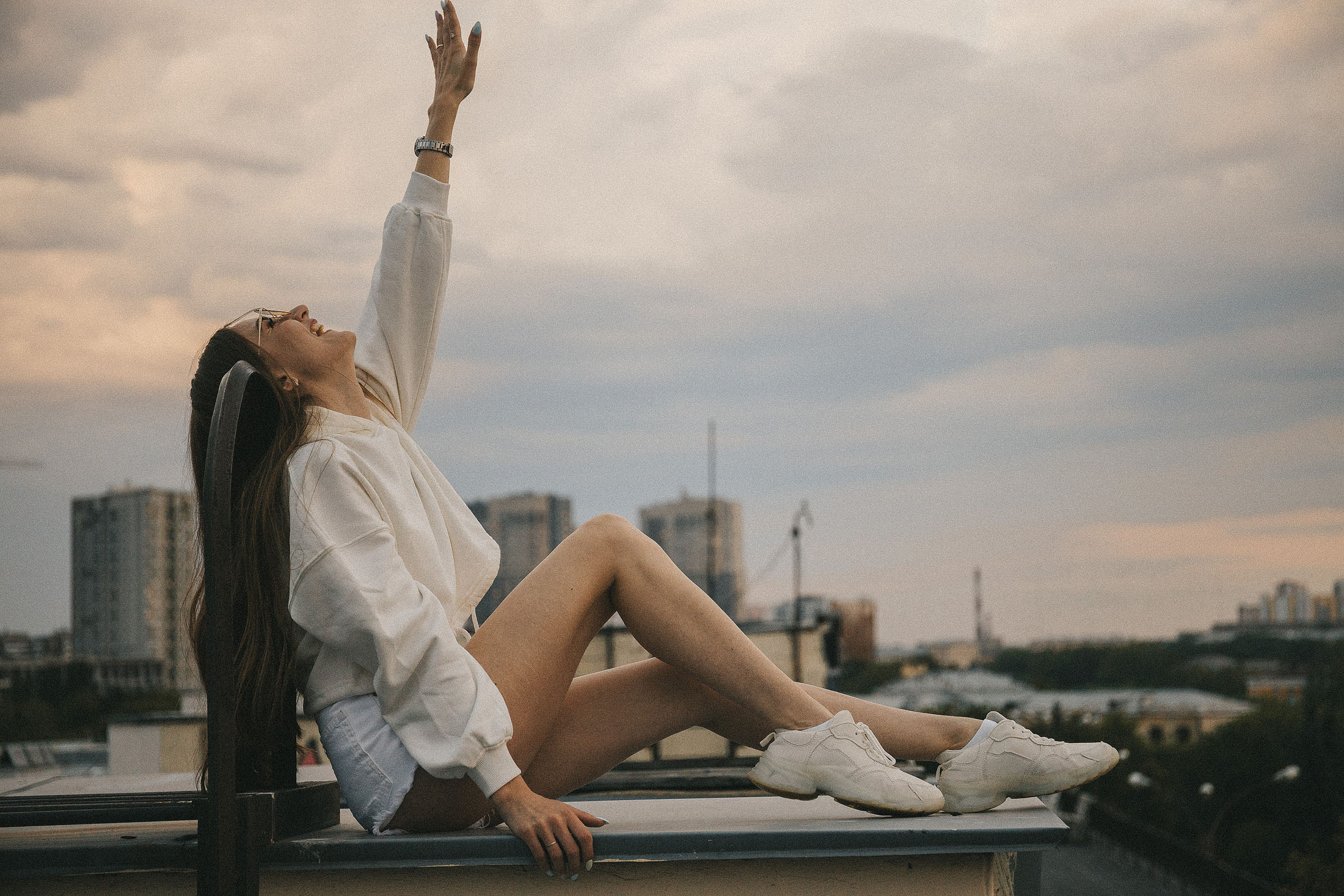 Love Story в Екатеринбурге на крыше. Свадебный фотограф в Екатеринбурге Илья Корсаков