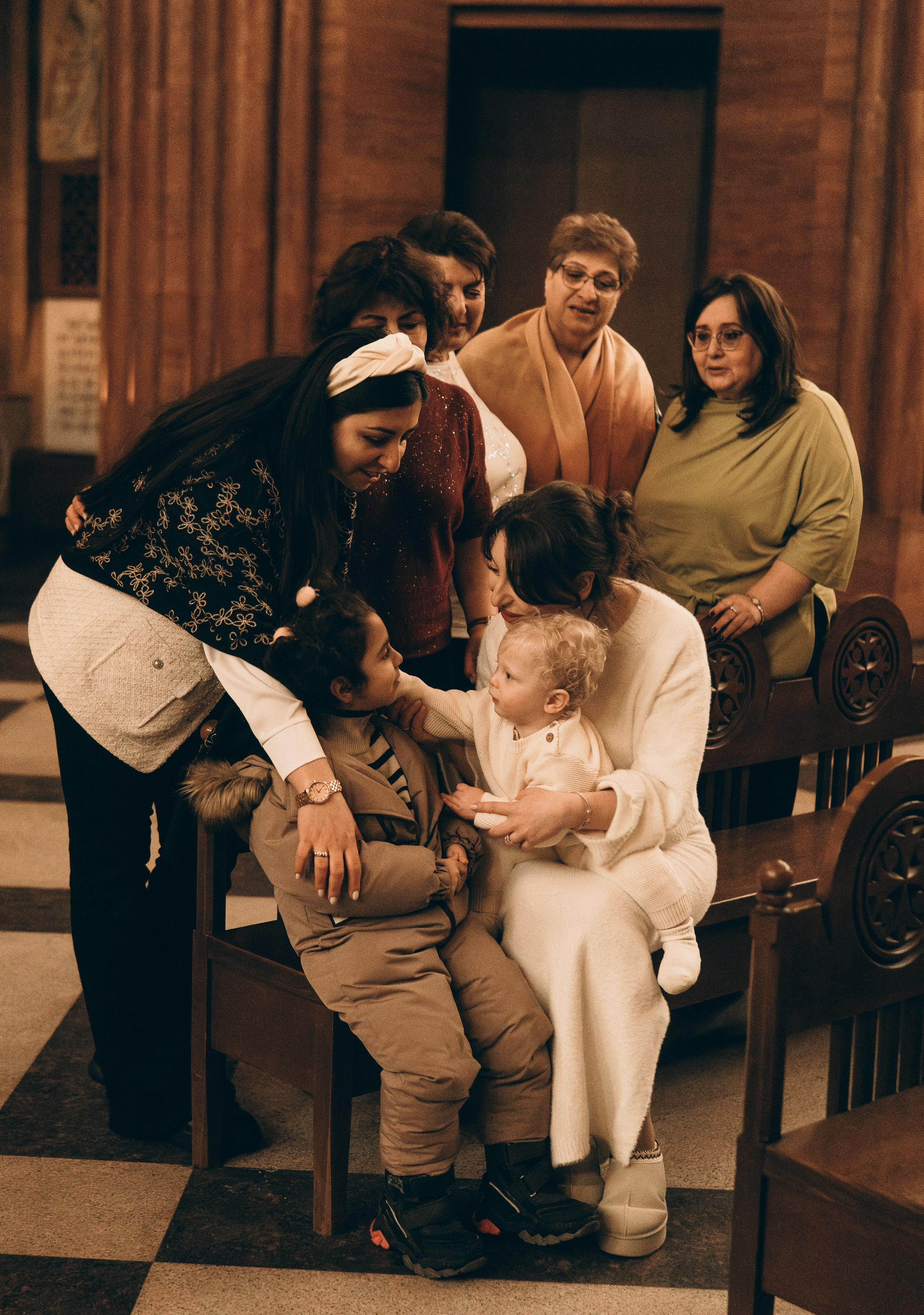 Таинство Крещения в Армянской церкви. Семейный, ньюборн фотограф, фотограф на роды в Москве, Виктория Тюльдюкова