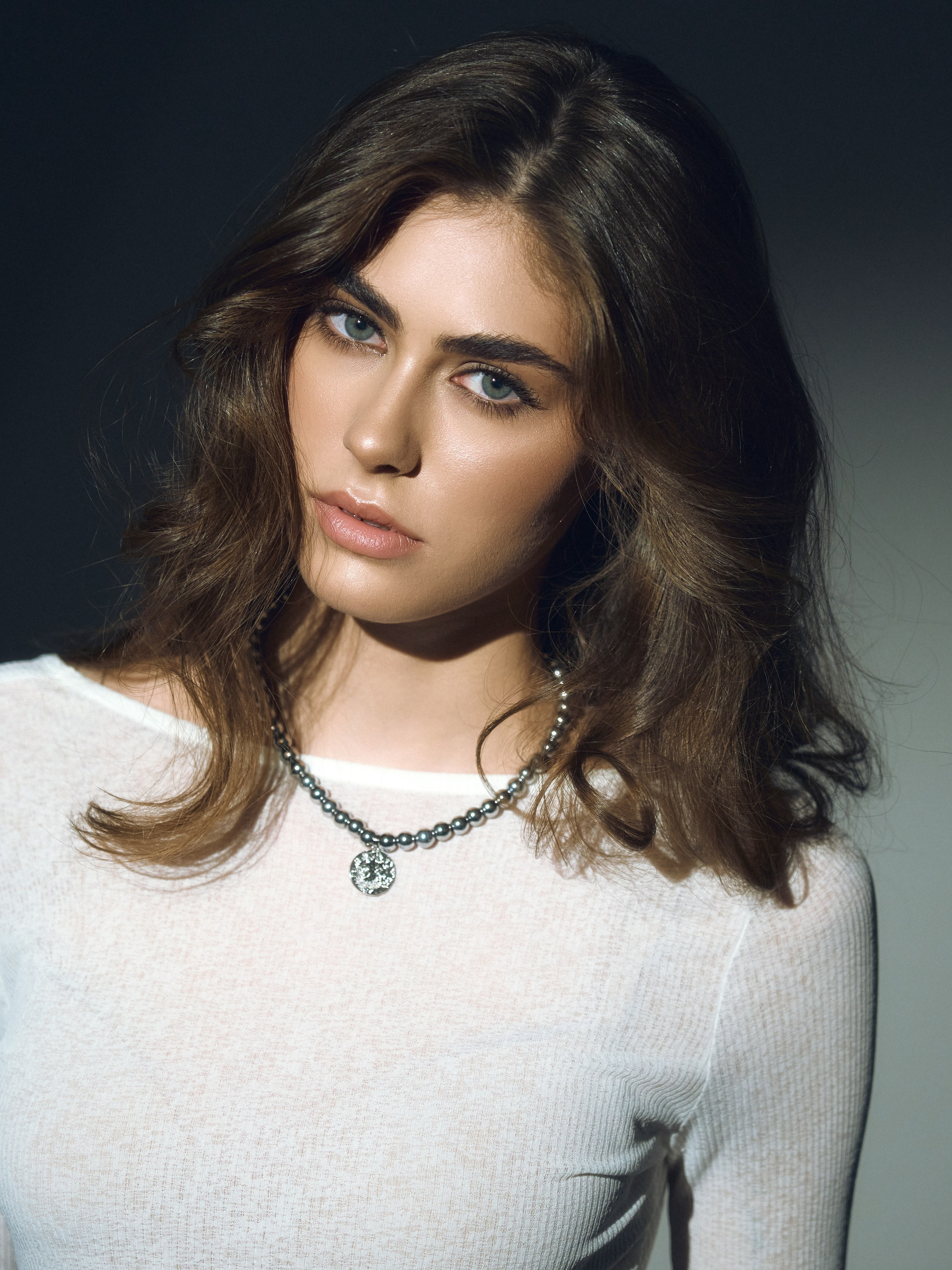 MOONWOLF. Кирилл Гольцберг | фотограф для брендов одежды и бизнеса