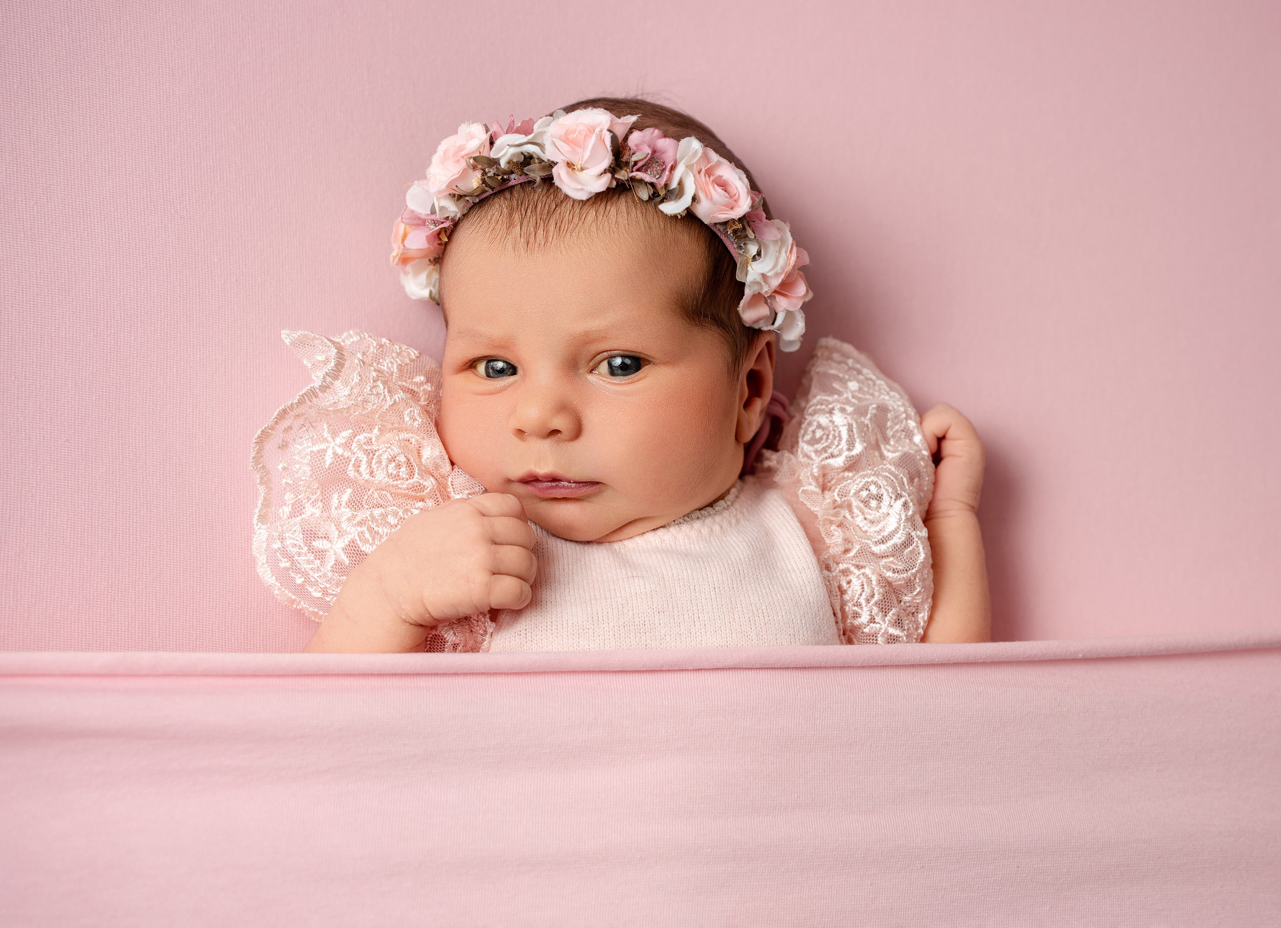 Фотограф новорожденных в Нижнем Новгороде - профессиональная фотосессия для новорожденных, уютные и милые снимки малышей, создание уникальных образов и воспоминаний для родителей. Специалист по детской фотографии предлагает услуги по съемке новорожденных в комфортной обстановке, обеспечивая безопасность и тепло для вашего малыша.