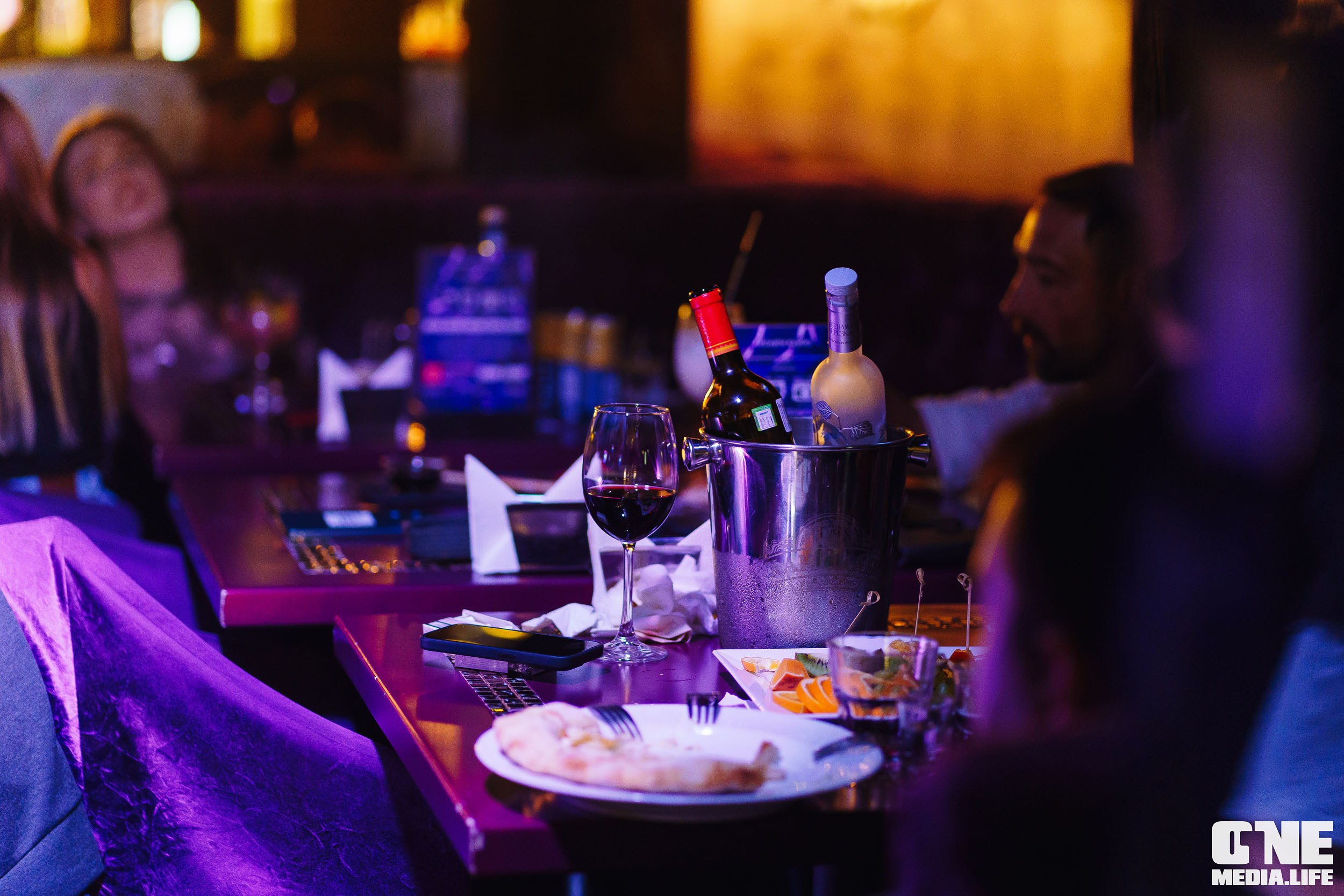 Фоторепортаж из караоке-клуба Эйфория. One Media Life: фоторепортажи, фотоотчеты с мероприятий и заведений