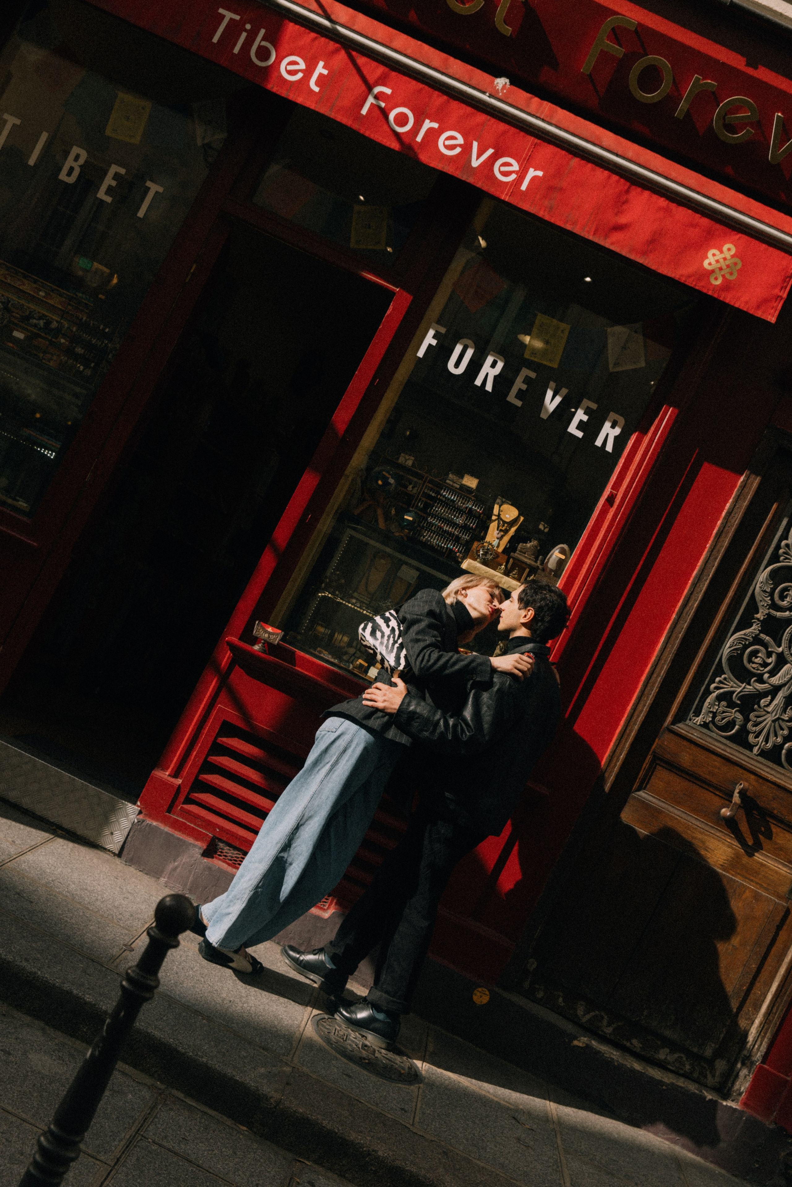 First love is something that lasts forever. Photographer in Paris