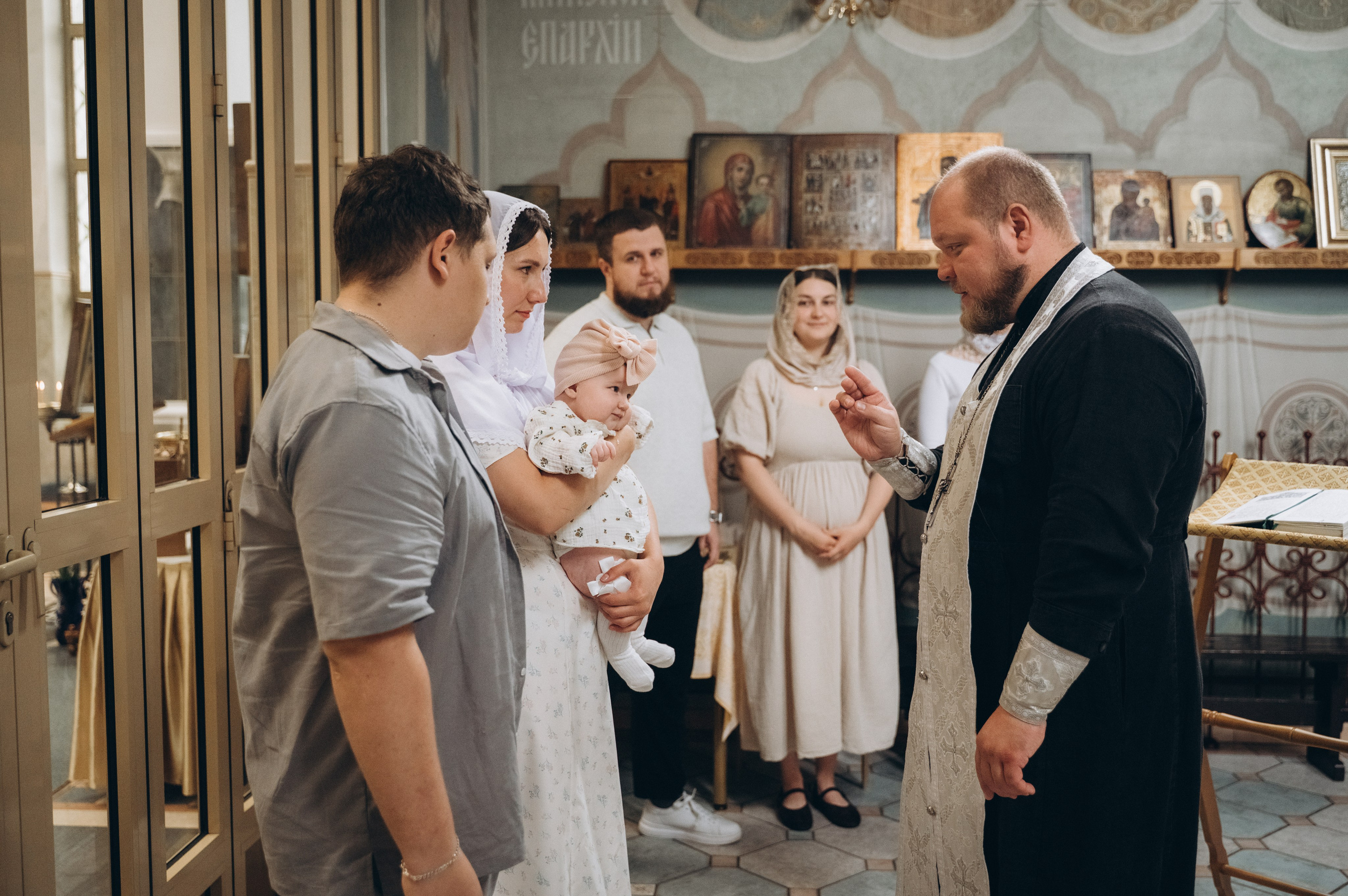Крещение Вари (Дом Милосердия). Семейный фотограф в Минске Дарья Дреко