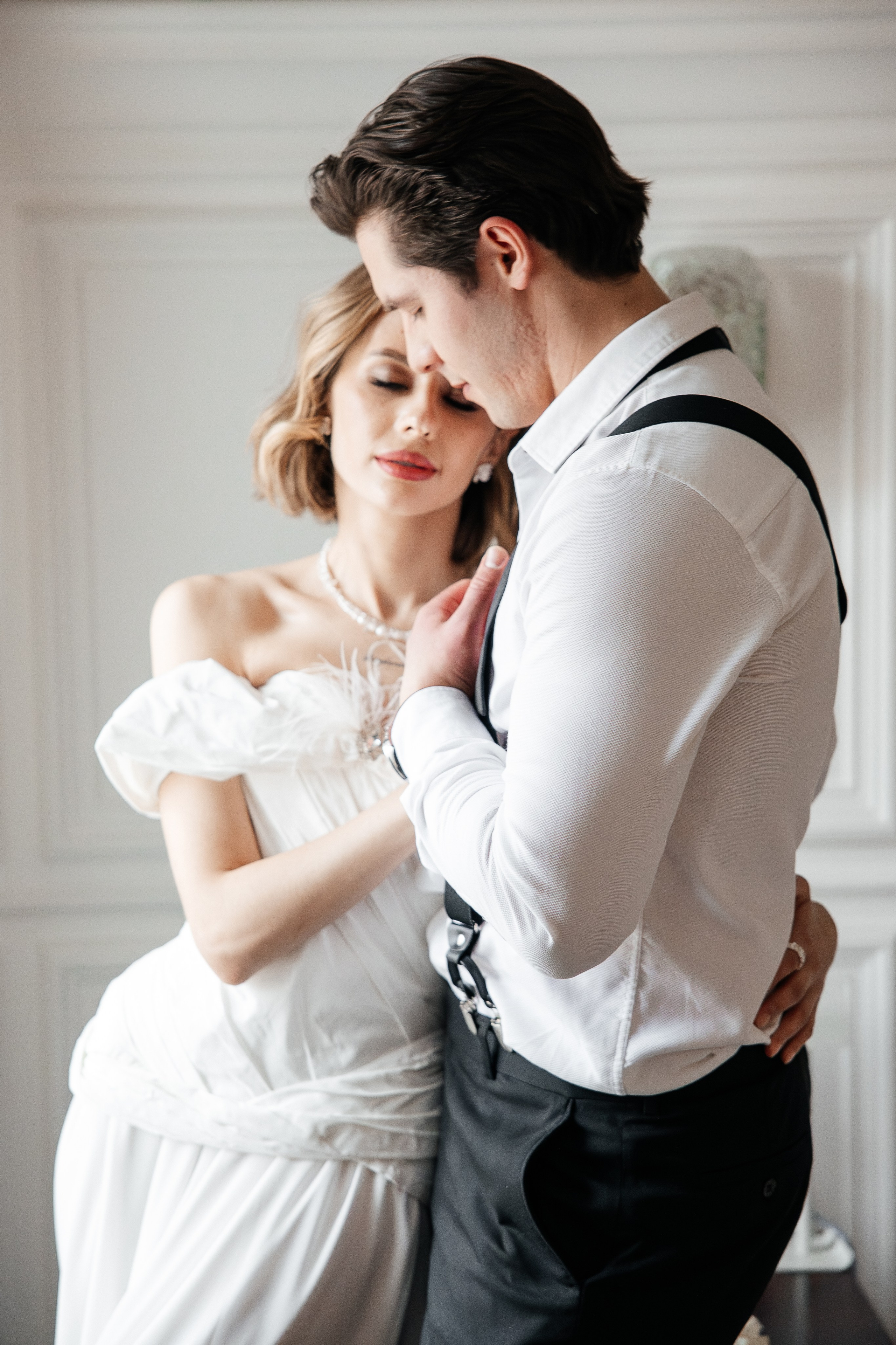 Утро жениха и невесты в отеле. Свадебный и семейный фотограф в Москве Красинская Мария