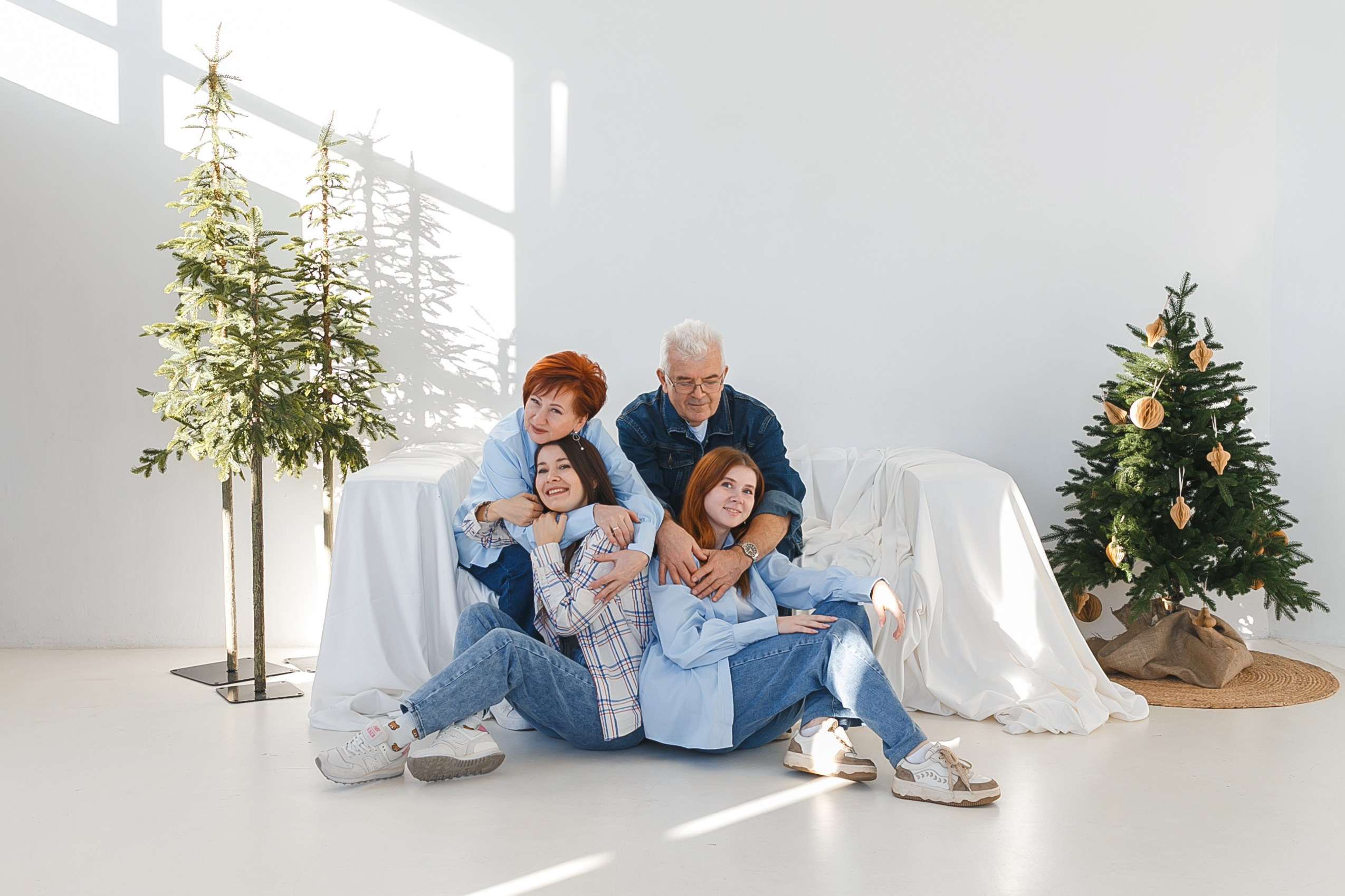 Рождественская встреча Синицыных в студии. Событийный фотограф Максим Бескоровайновнов