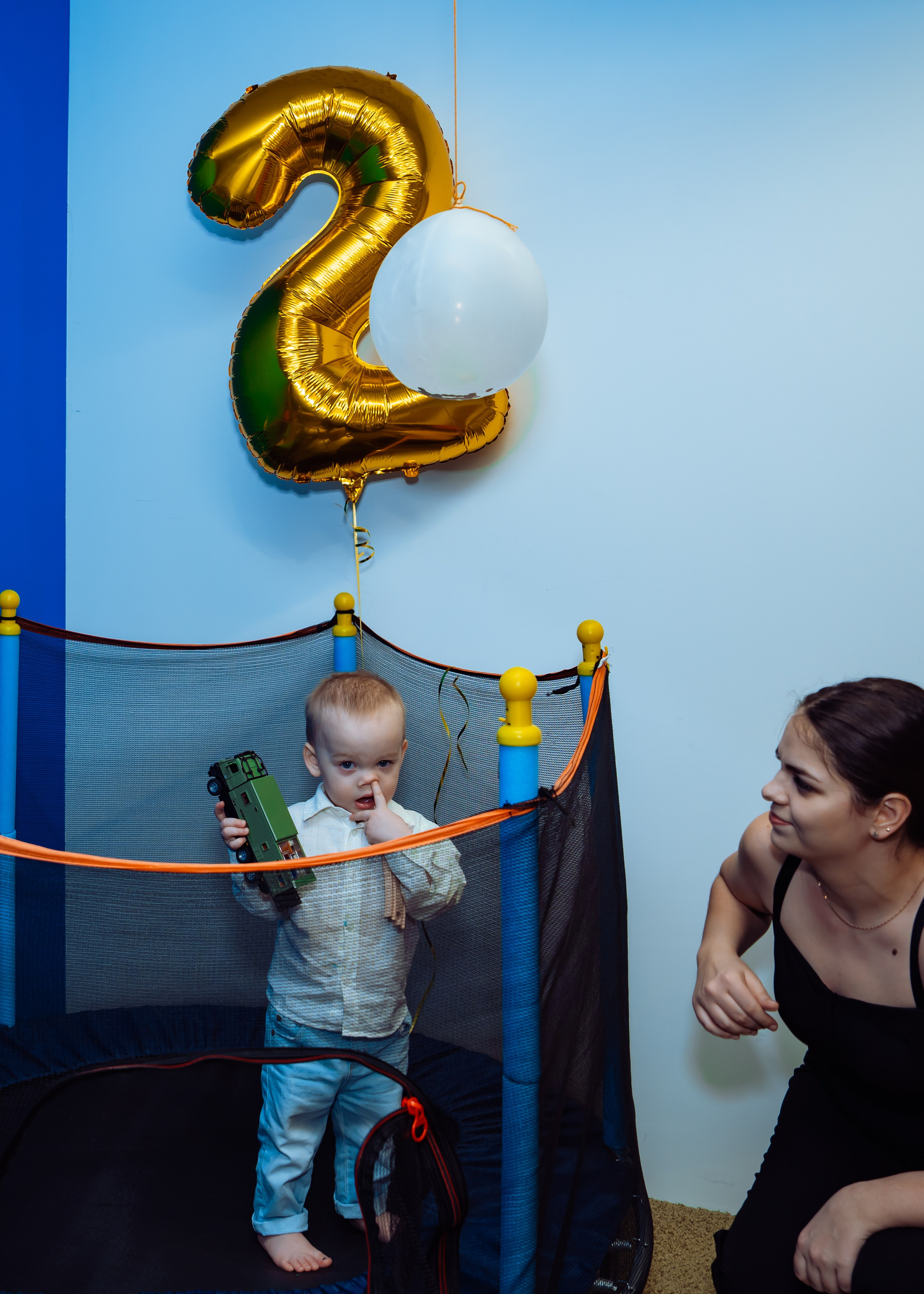 Карамелька в гостях у Романа. Крамер Юлиана детский и семейный фотограф