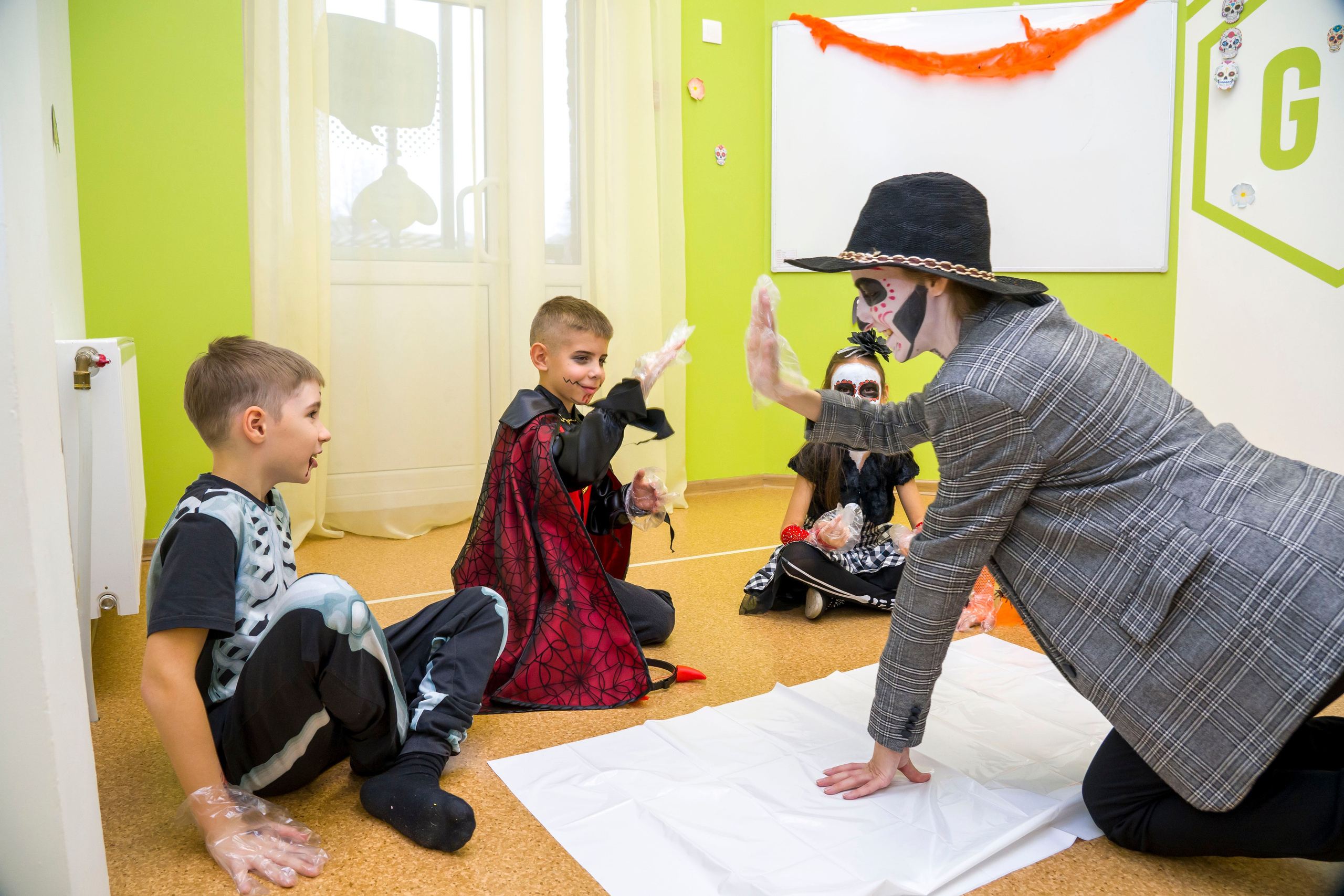 Репортаж детского праздника хеллоуин. Фотограф в Санкт-Петербурге. Репортажная и все съёмки для бизнеса