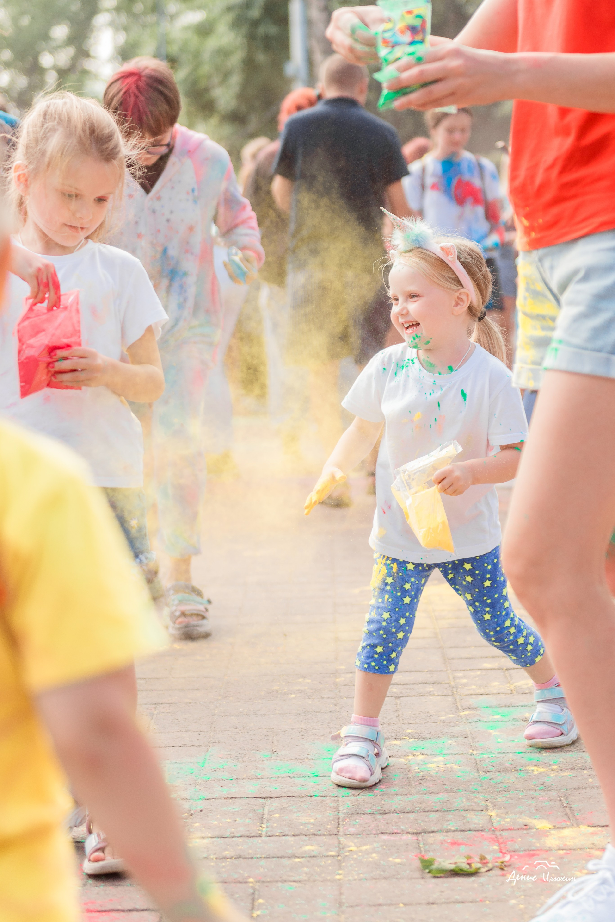 Краски Холи в Комсомольском Парке 2023. Детский фотограф, семейный фотограф и репортажи в Кемерово