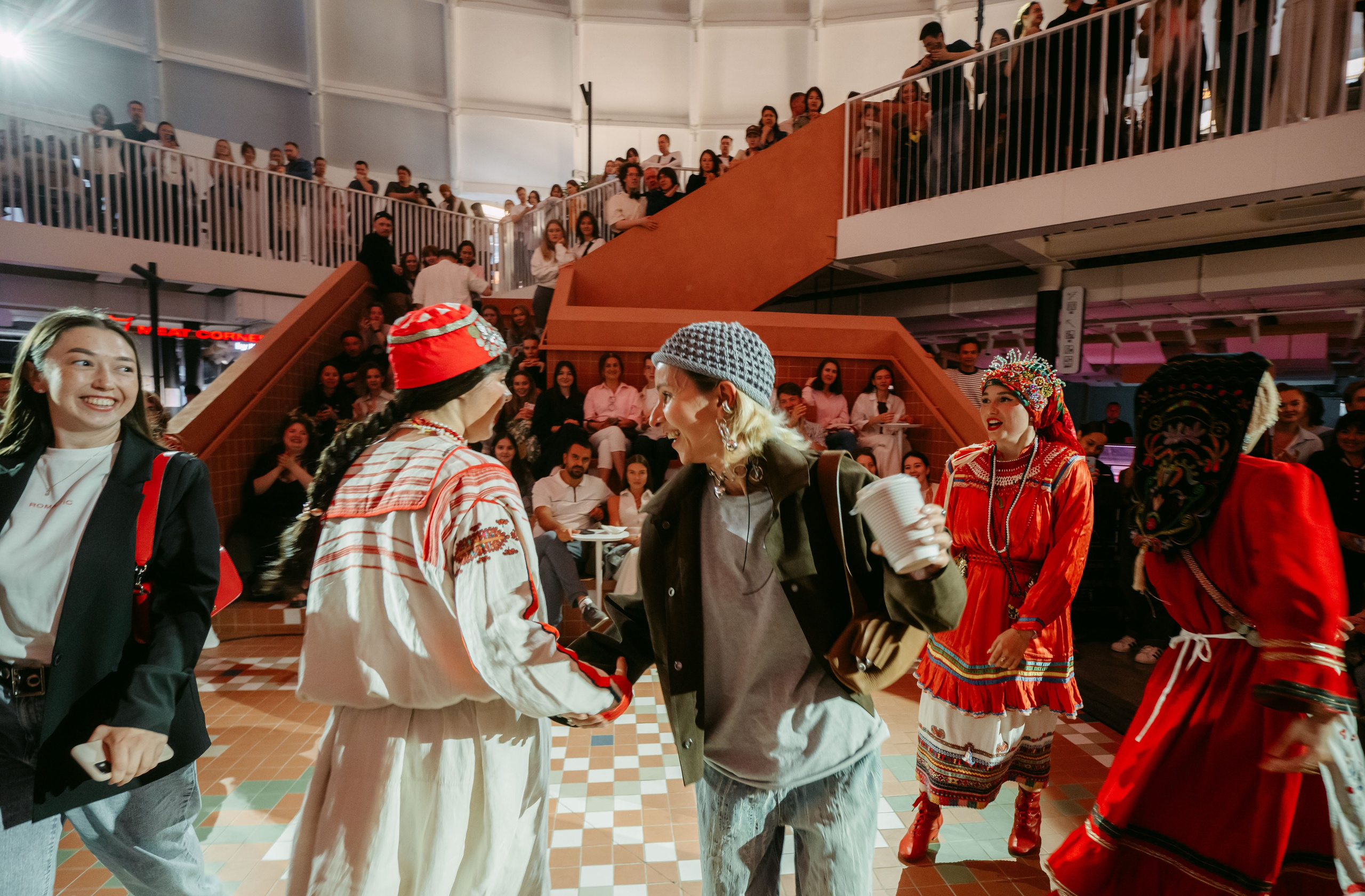 Московский рынок. Солнцестояние / 2025. Саша Копылов, фотограф в Казани