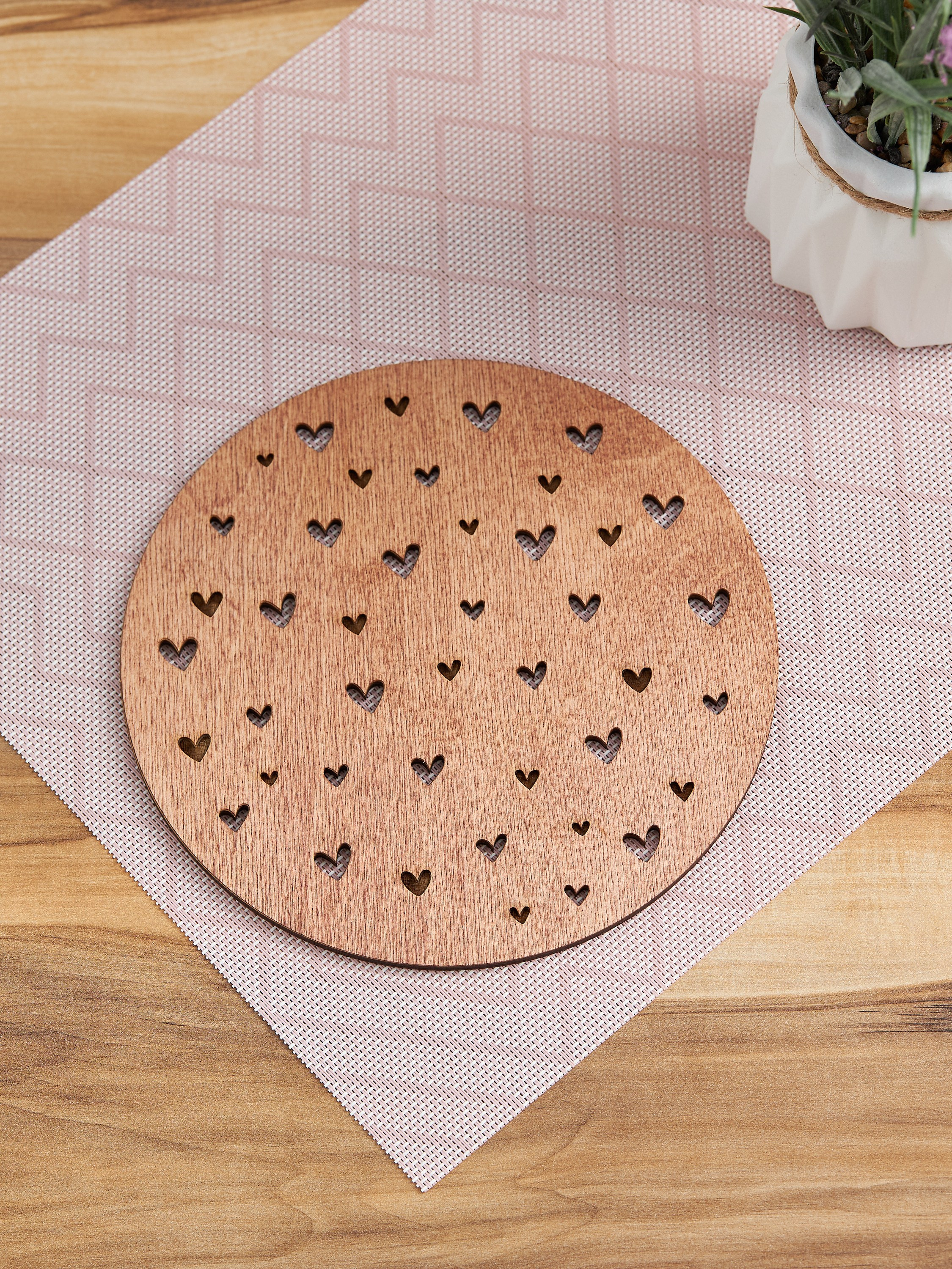 Фотосъемка деревянных подставок под горячее для маркетплейсов. Алексей Темнов — фотограф в Пятигорске