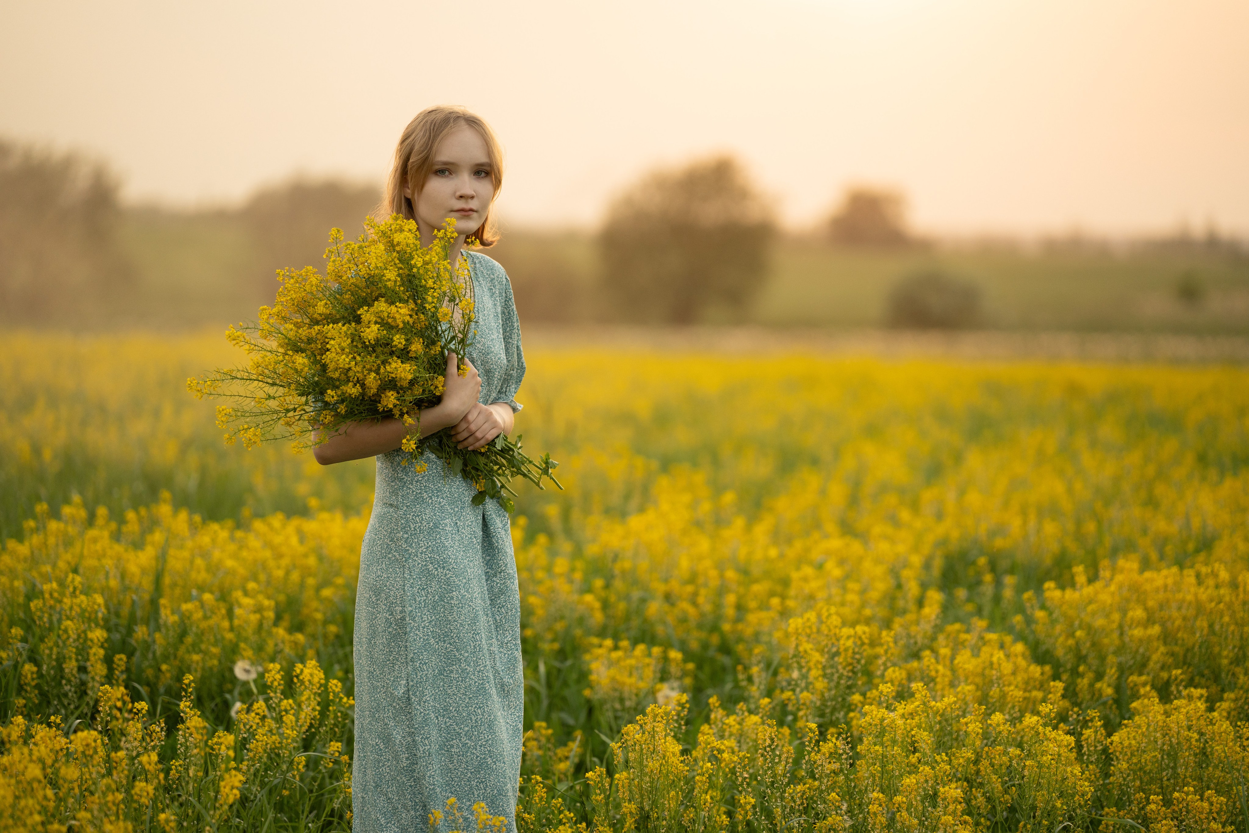 фотосессия детей летом, фотография детей фотосессия, сделать фотографию ребенка, детская фотосессия ребенка, фотосессия с ребенком, фотосессия в цвету, фотосессия с цветами, фотосессия в поле, фотосессия на закате, девичья фотосессия, детский портрет
