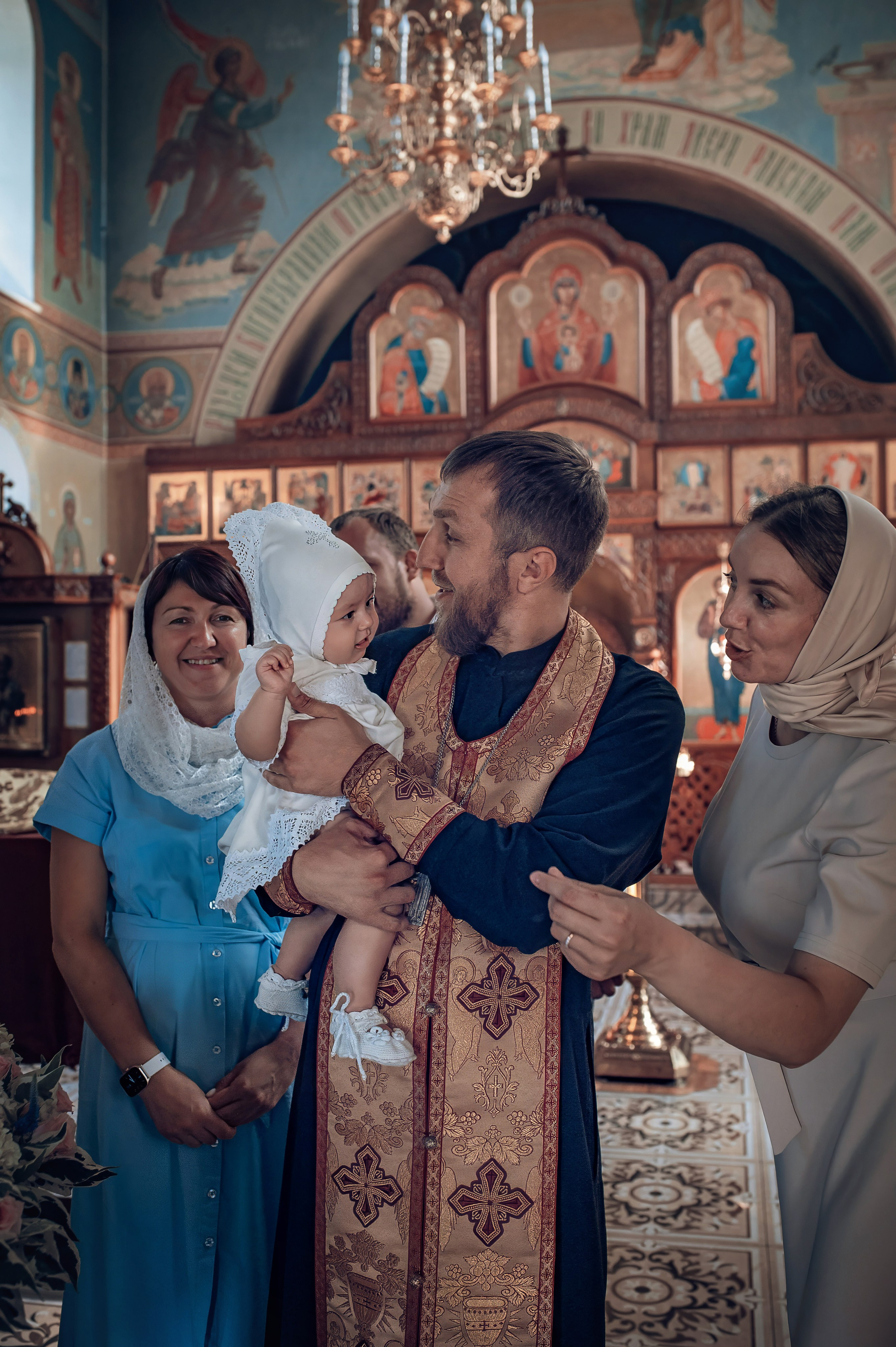 Съемка таинства крещения в Красноярске. Фотографы крещения/венчания  Красноярск Татьяна и Вячеслав Переваловы