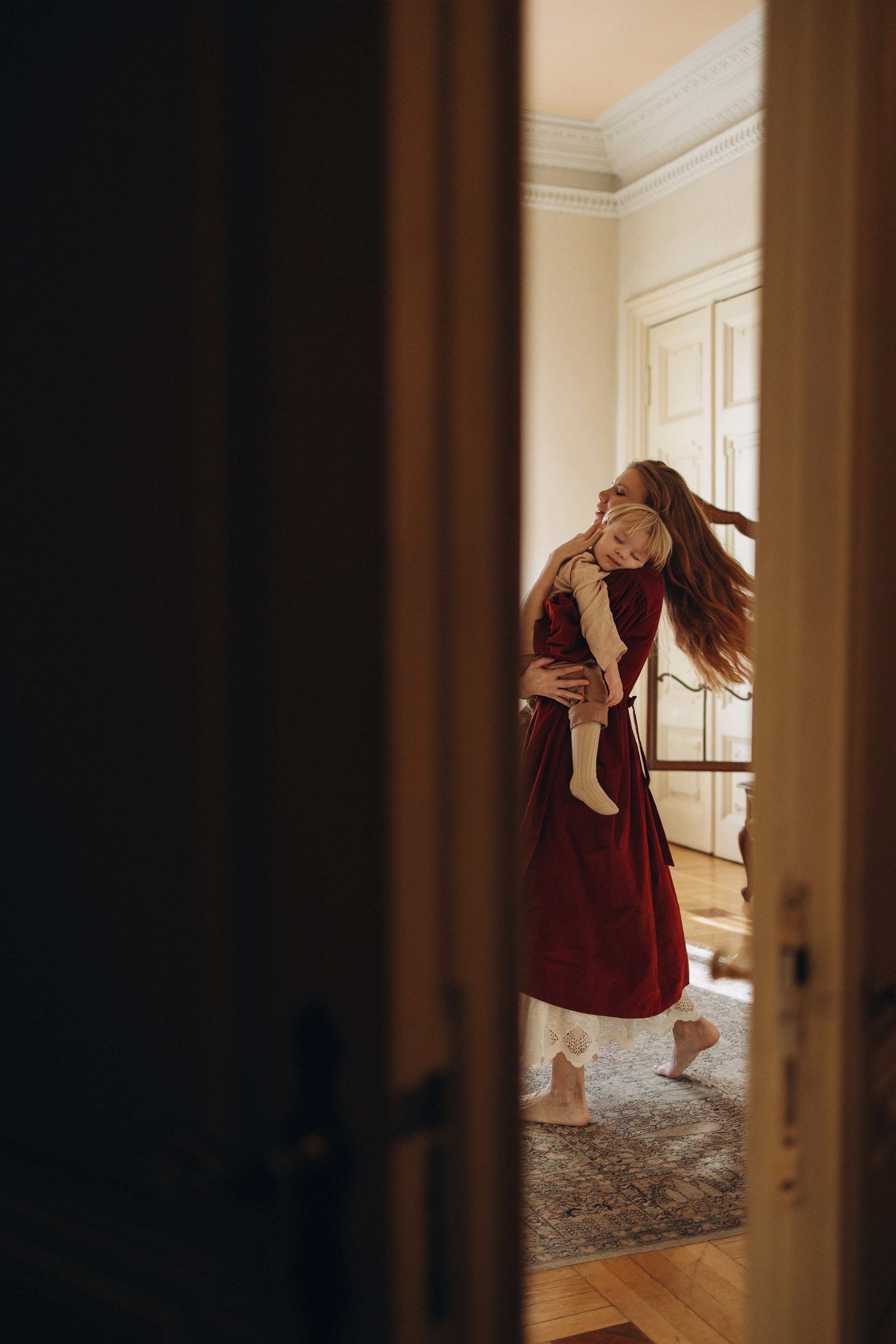 Тоня и Мироша в исторической квартире в центре Москвы. Семейный фотограф в Москве Марина Петра