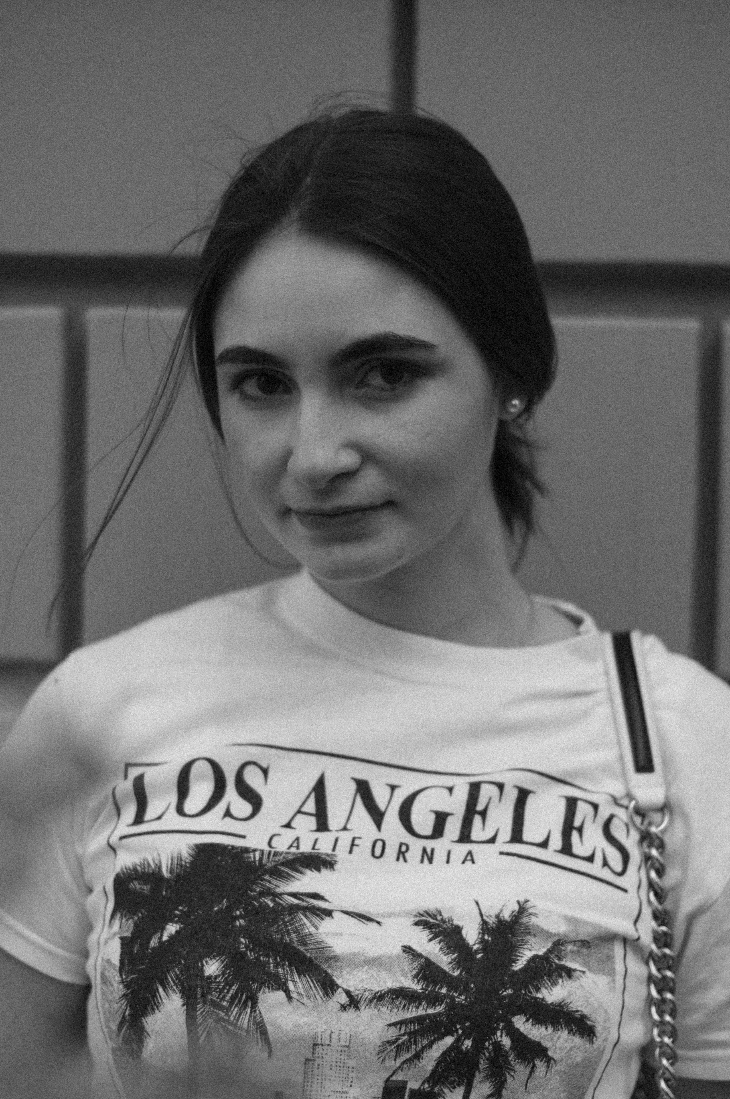 Девушка в кадре