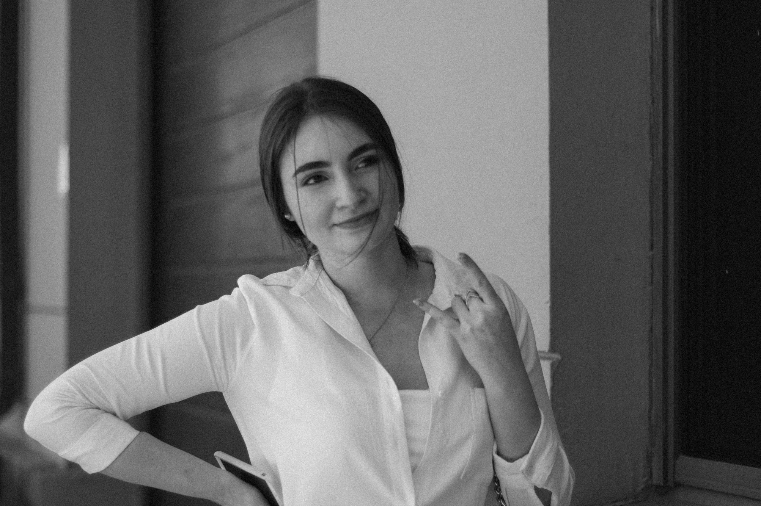 Девушка черно белый портрет