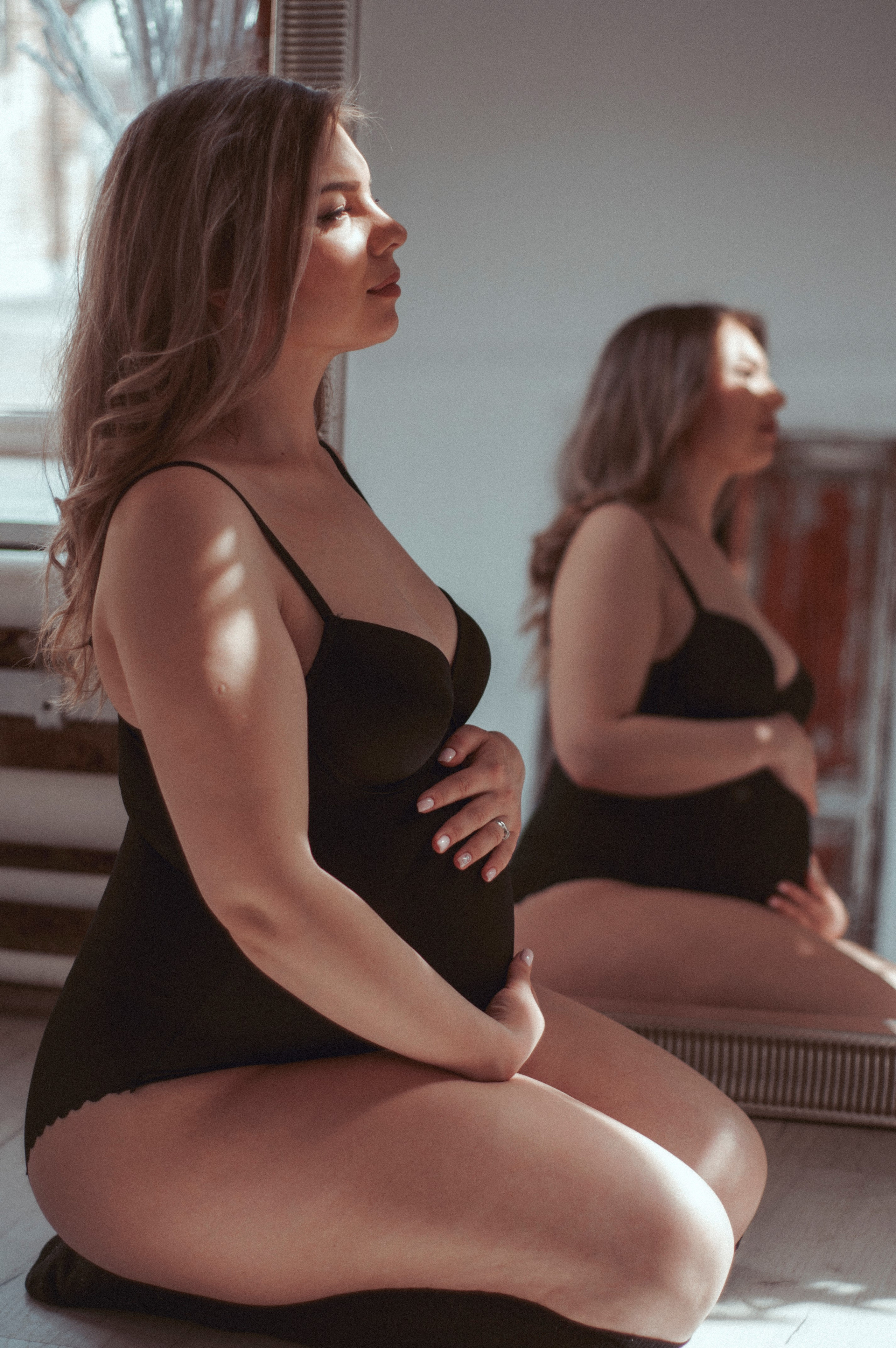 Беременная фотосъемка в фотостудии