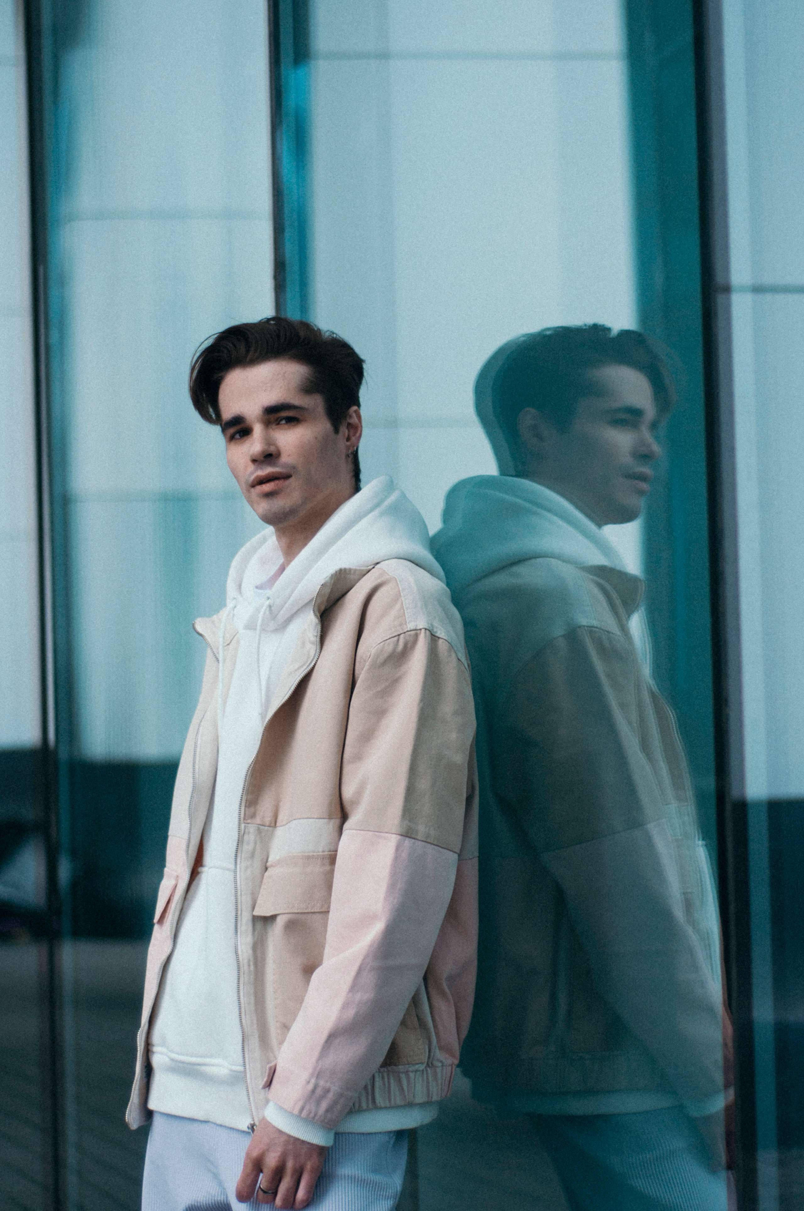 Парень в кадре