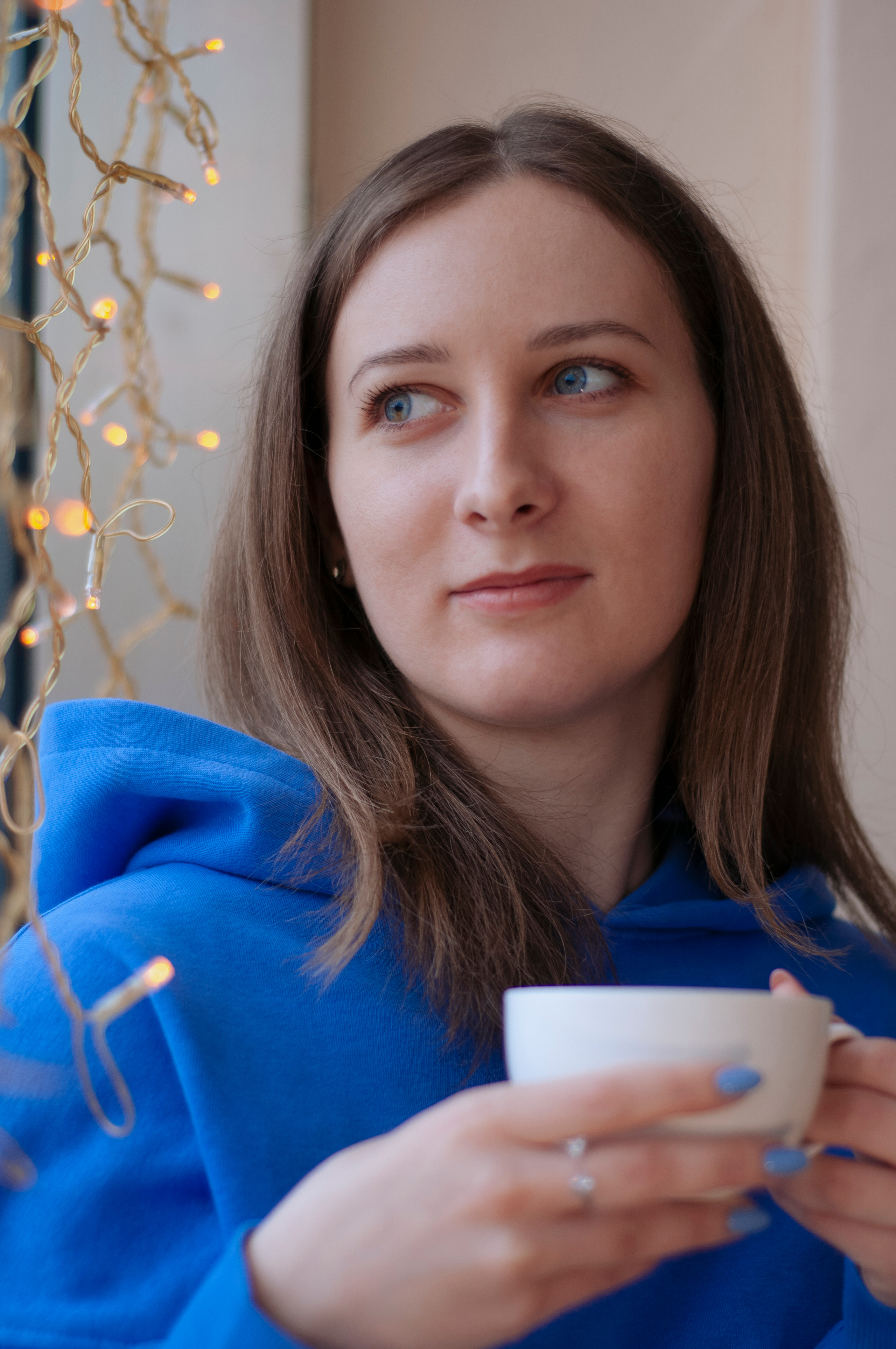 Девушка в кафе фотосессия