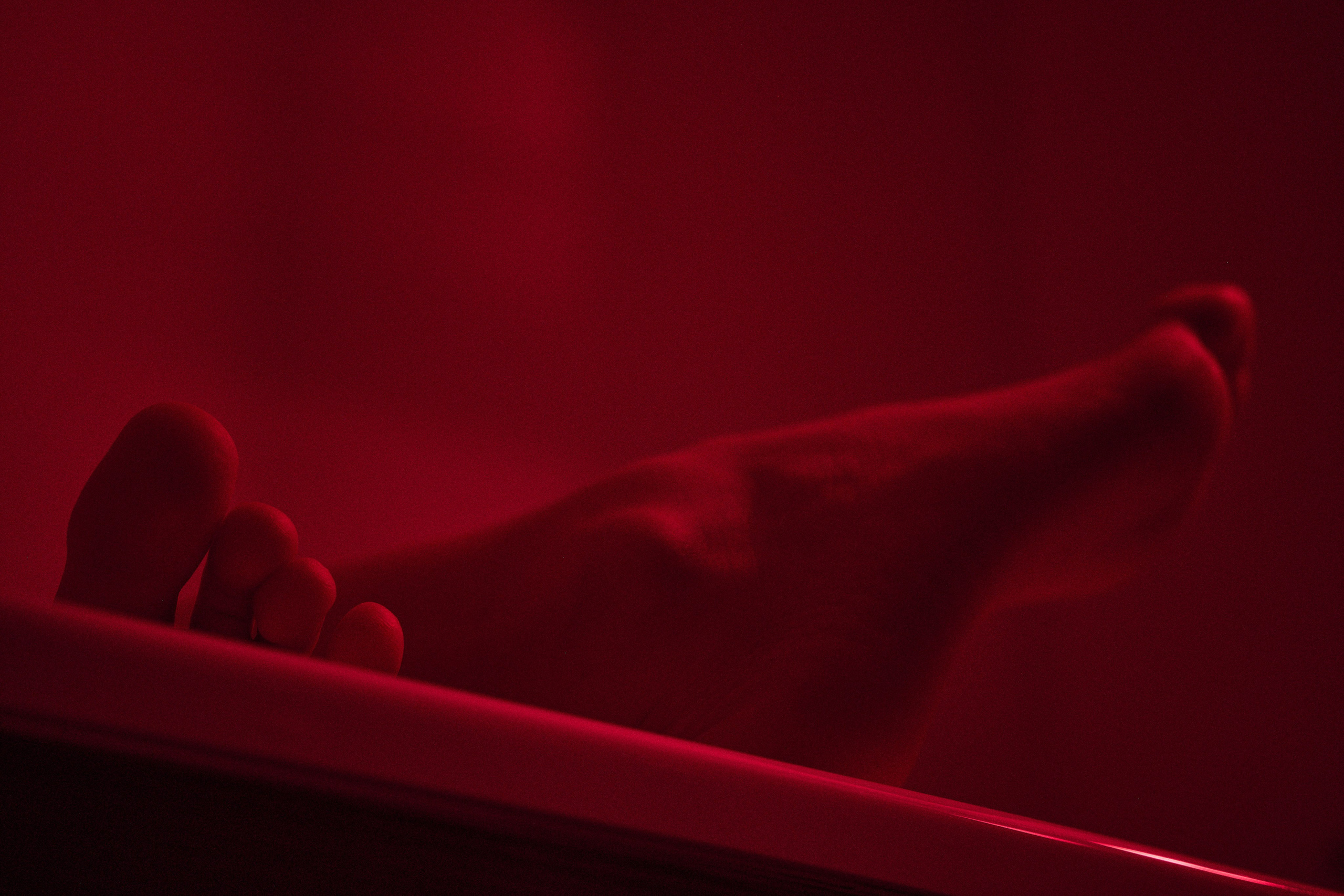 Фотоальбом с избранными женскими портретами