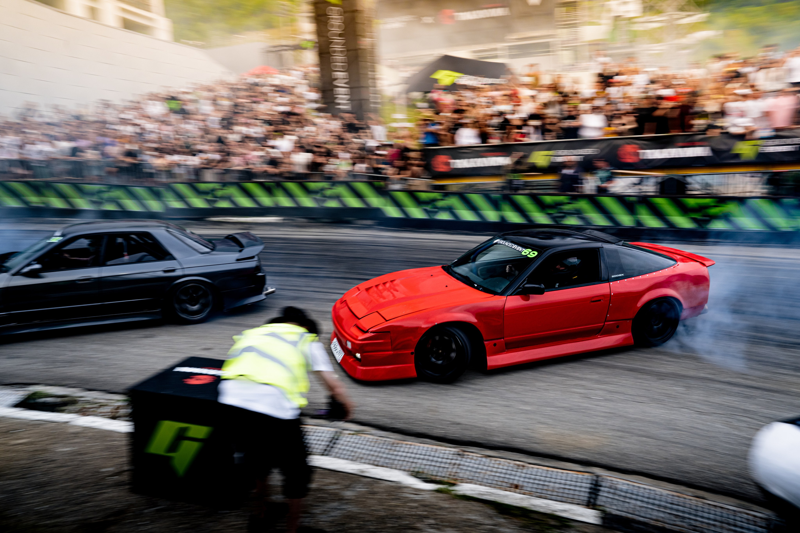 GROUNDED\25. АВТОСПОРТИВНЫЙ ФОТОГРАФ