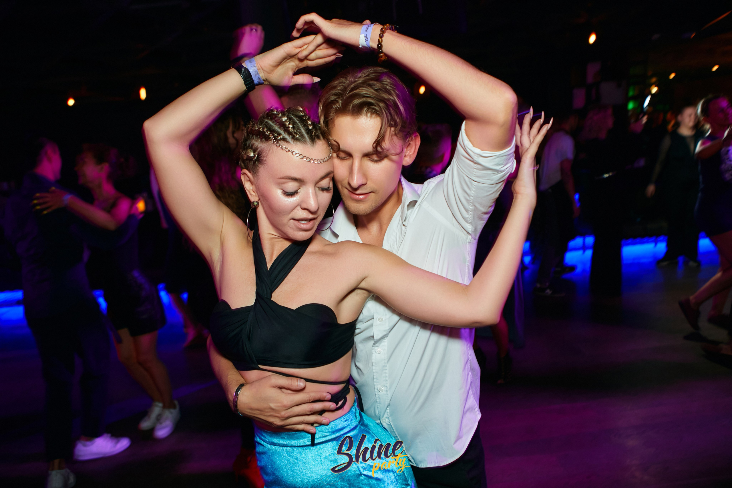 Shine party bachata. Свадебный фотограф