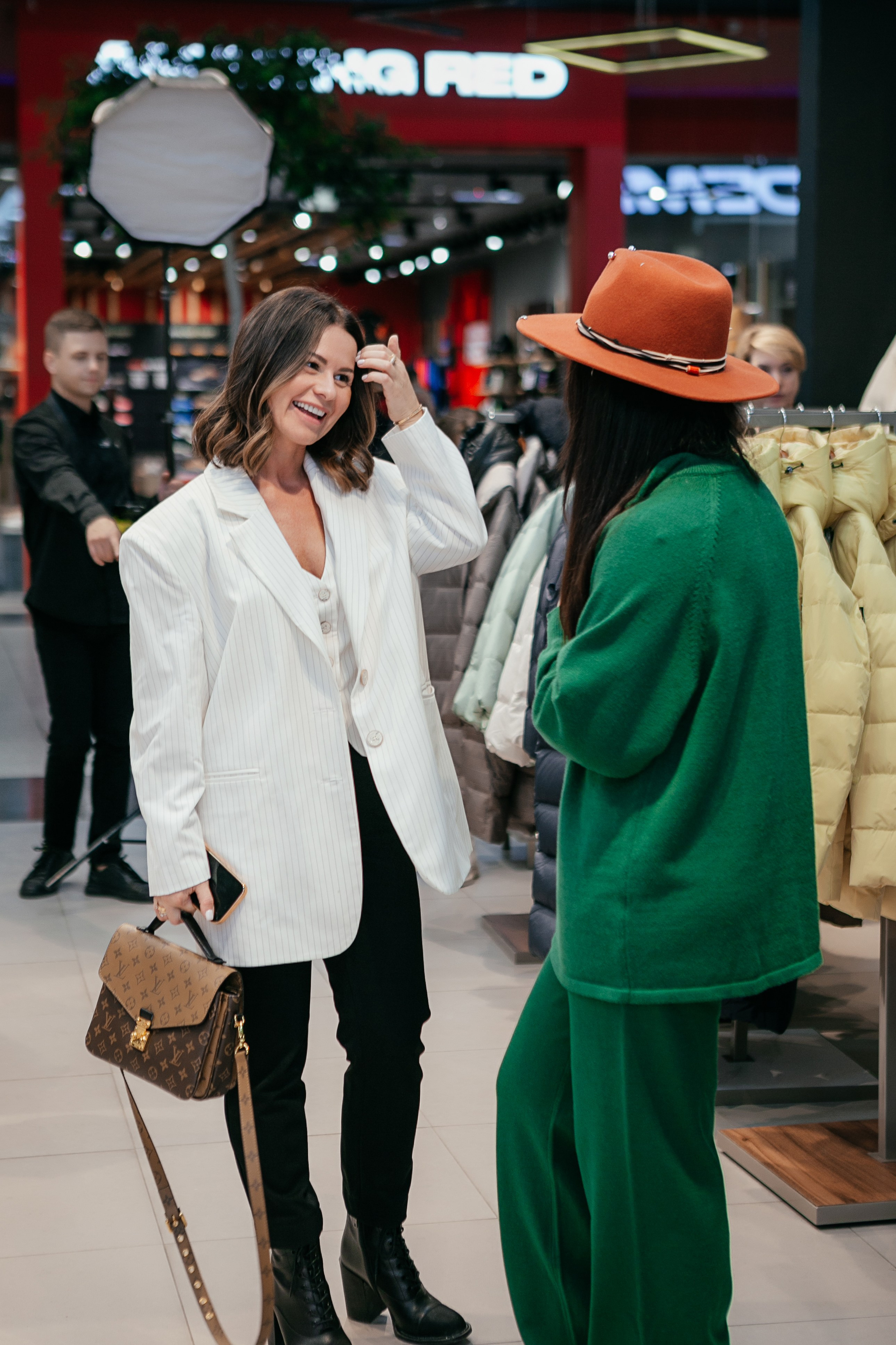 Открытие магазина SAVAGE. Контент фотограф, съемка для маркетплейсов, фуд съемка и репортажи в Новосибирске Ралия Галеева