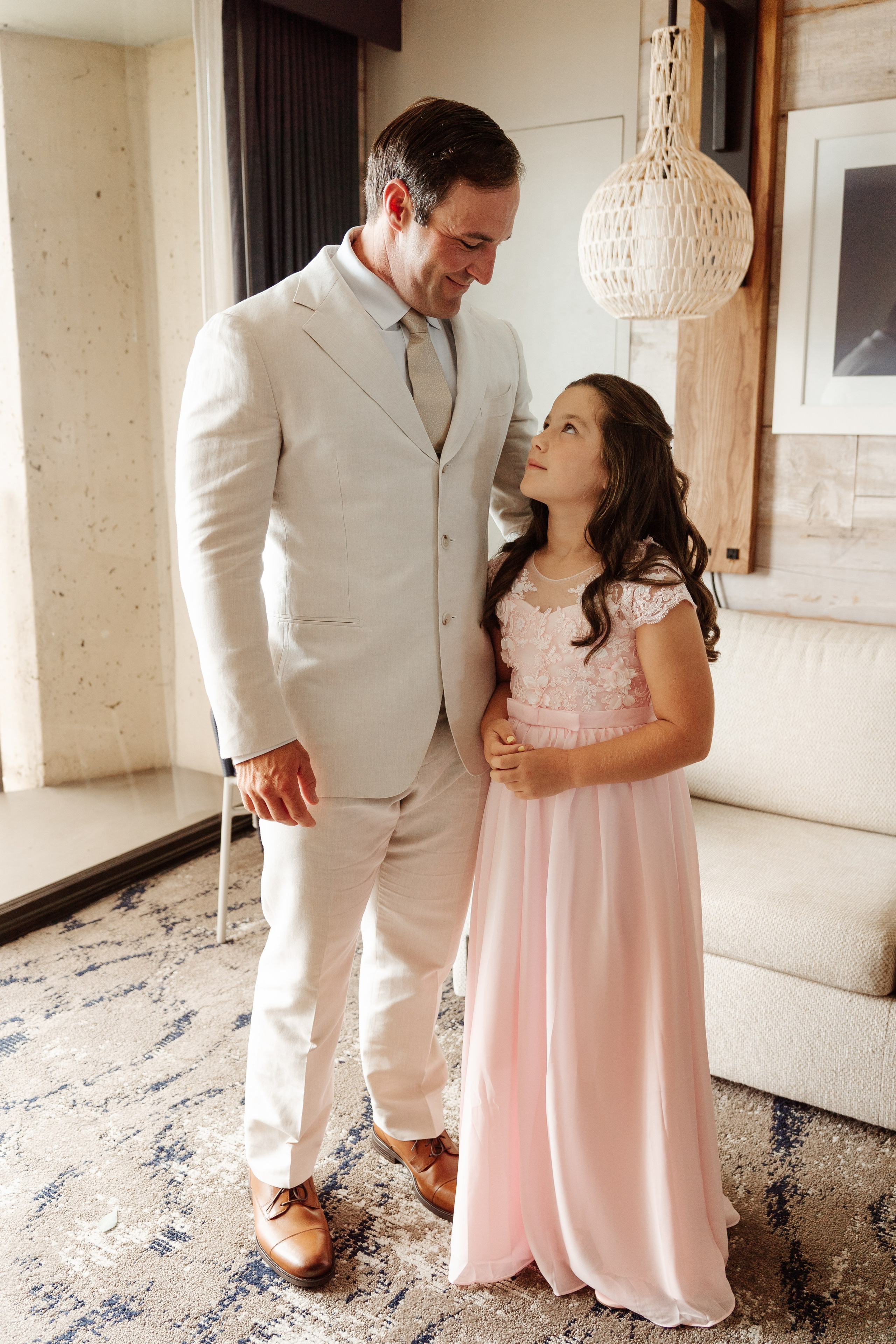 2025-08-16_BryanAmber. Ретушер Зенькевич Света