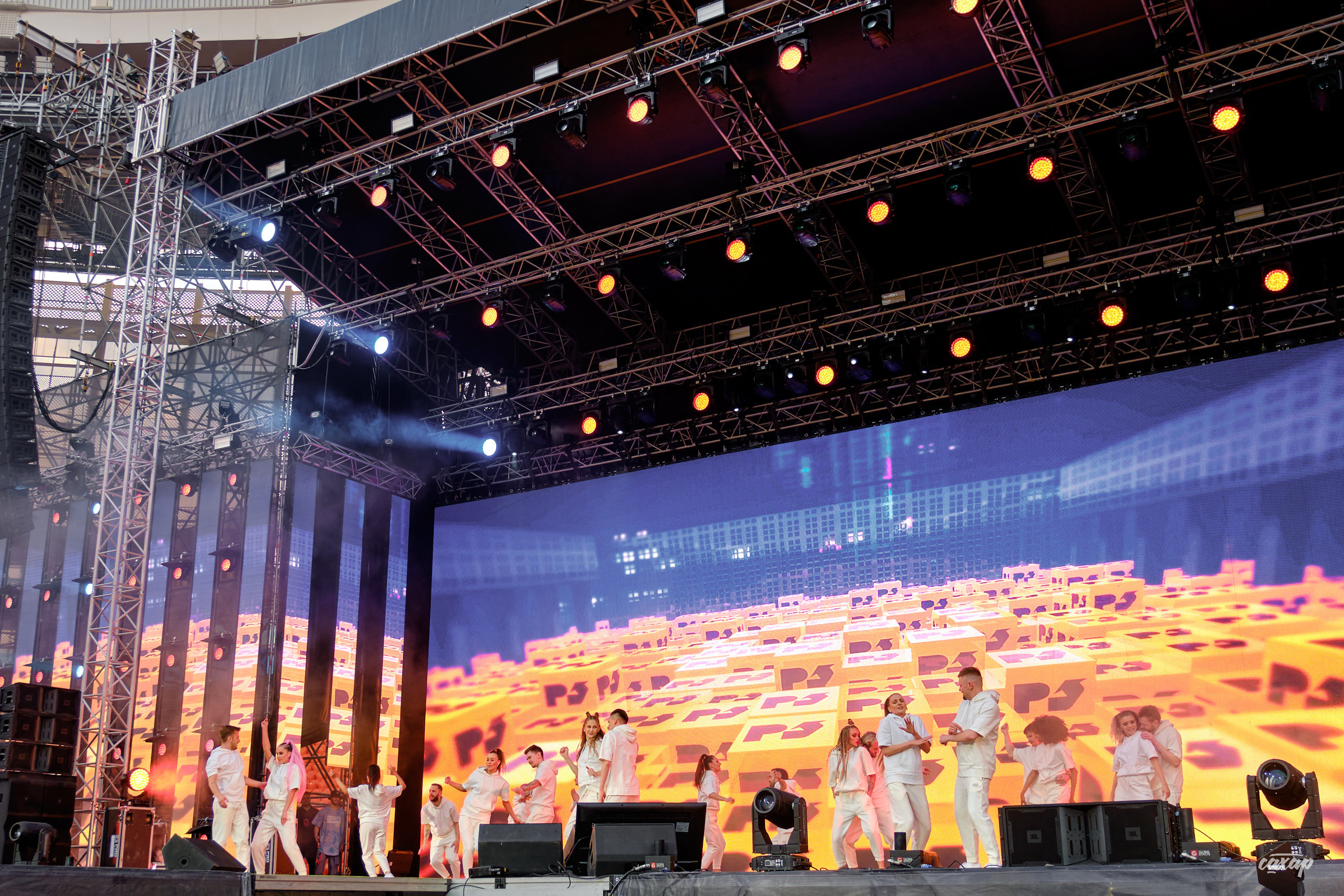 Сергей Жуков и Руки Вверх гости Niletto и Михаил Жуков