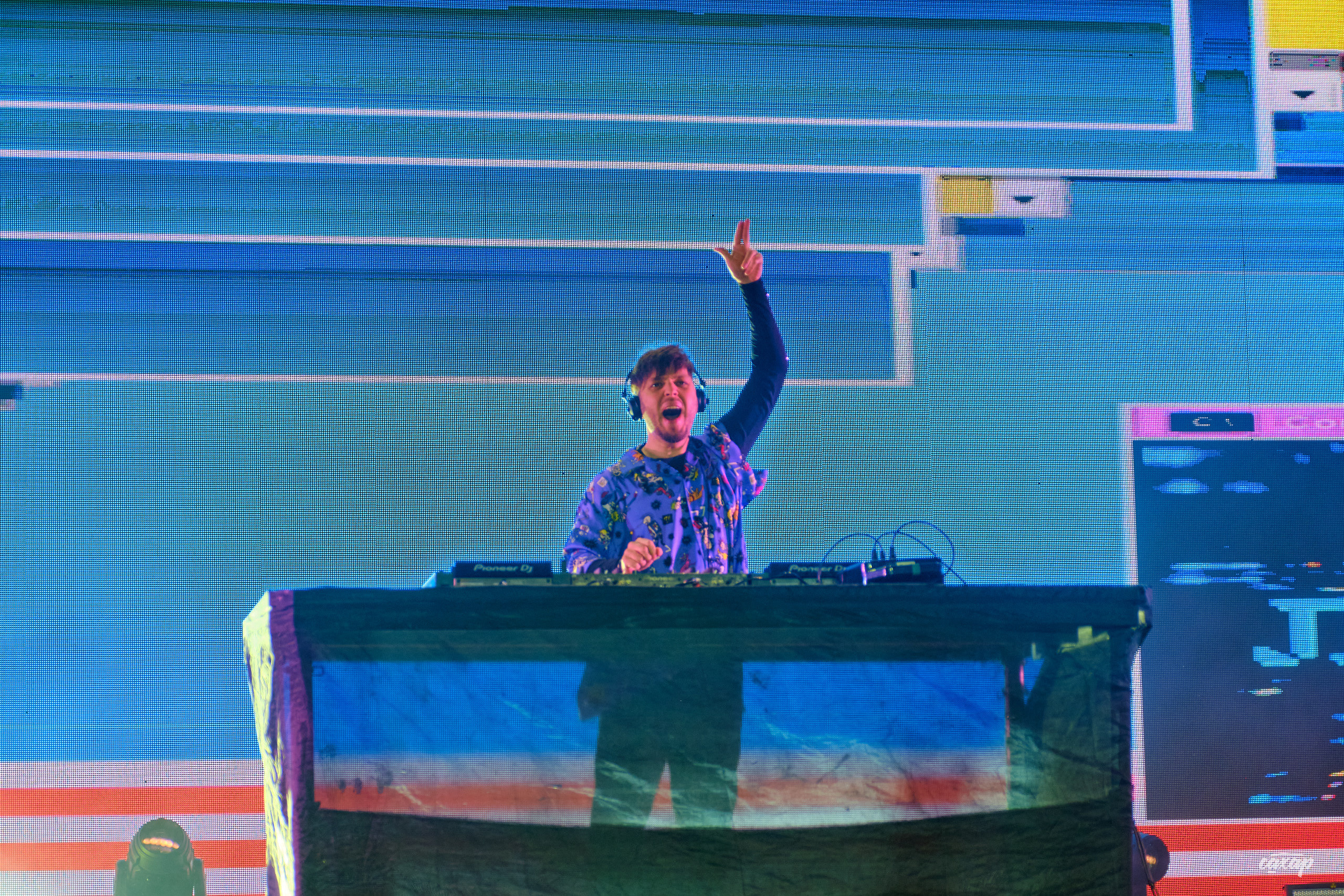 Сергей Жуков и Руки Вверх гости Niletto и Михаил Жуков