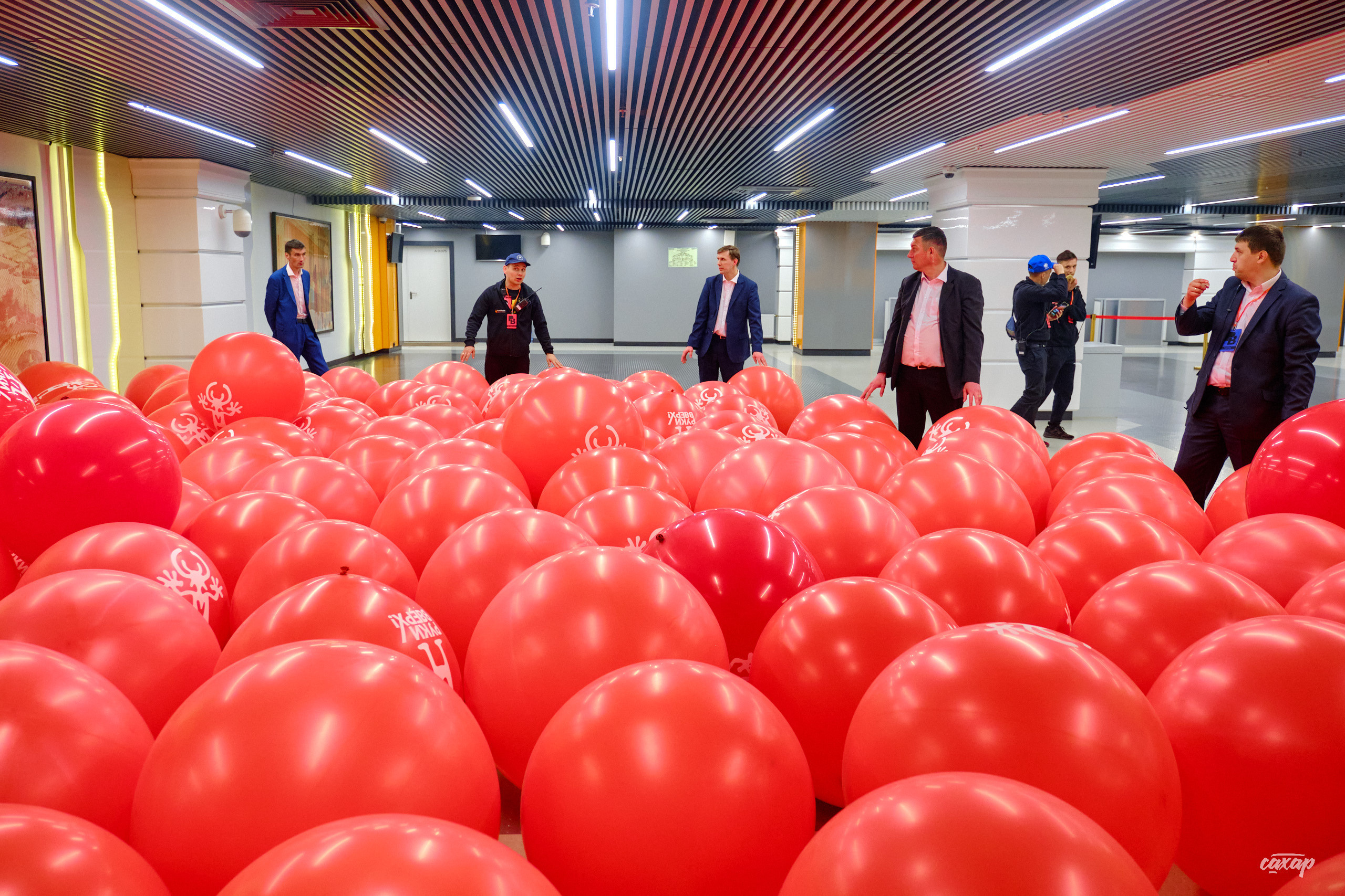 Сергей Жуков и Руки Вверх гости Niletto и Михаил Жуков