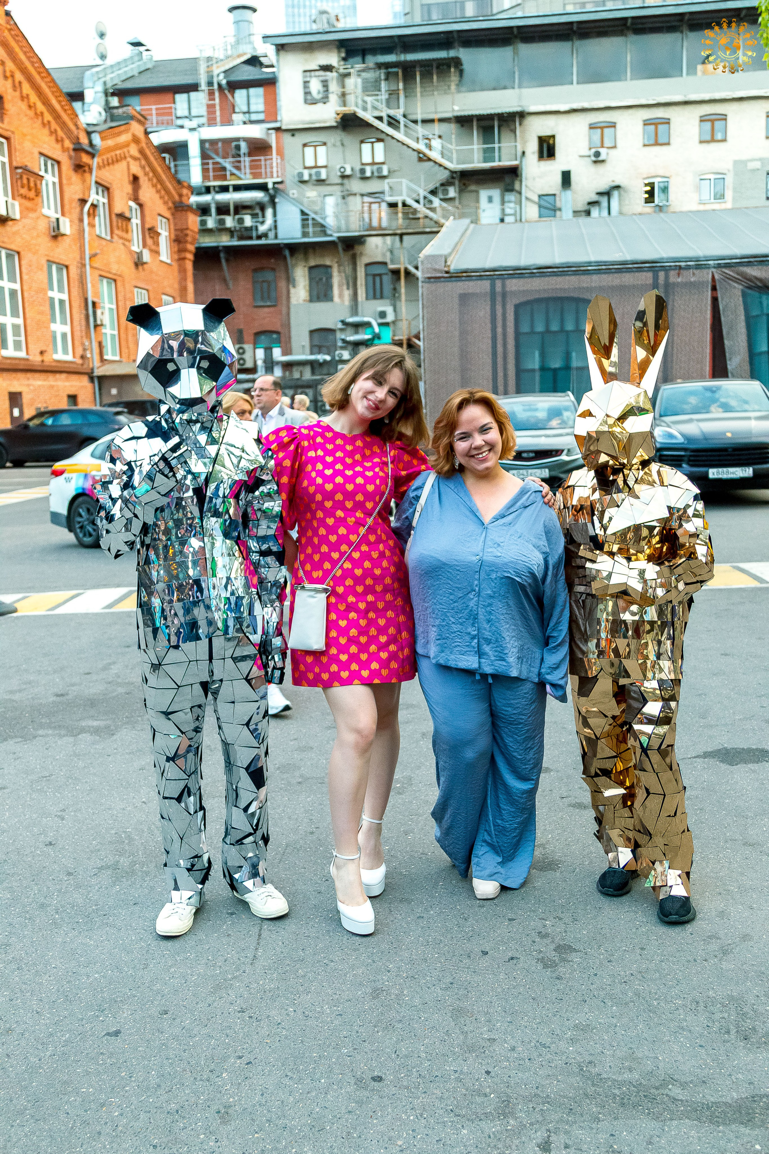 Выпускной 2023 (11-е классы) клуб «Джаггер», Москва. Репортажная съемка в Москве и области. Анималистика