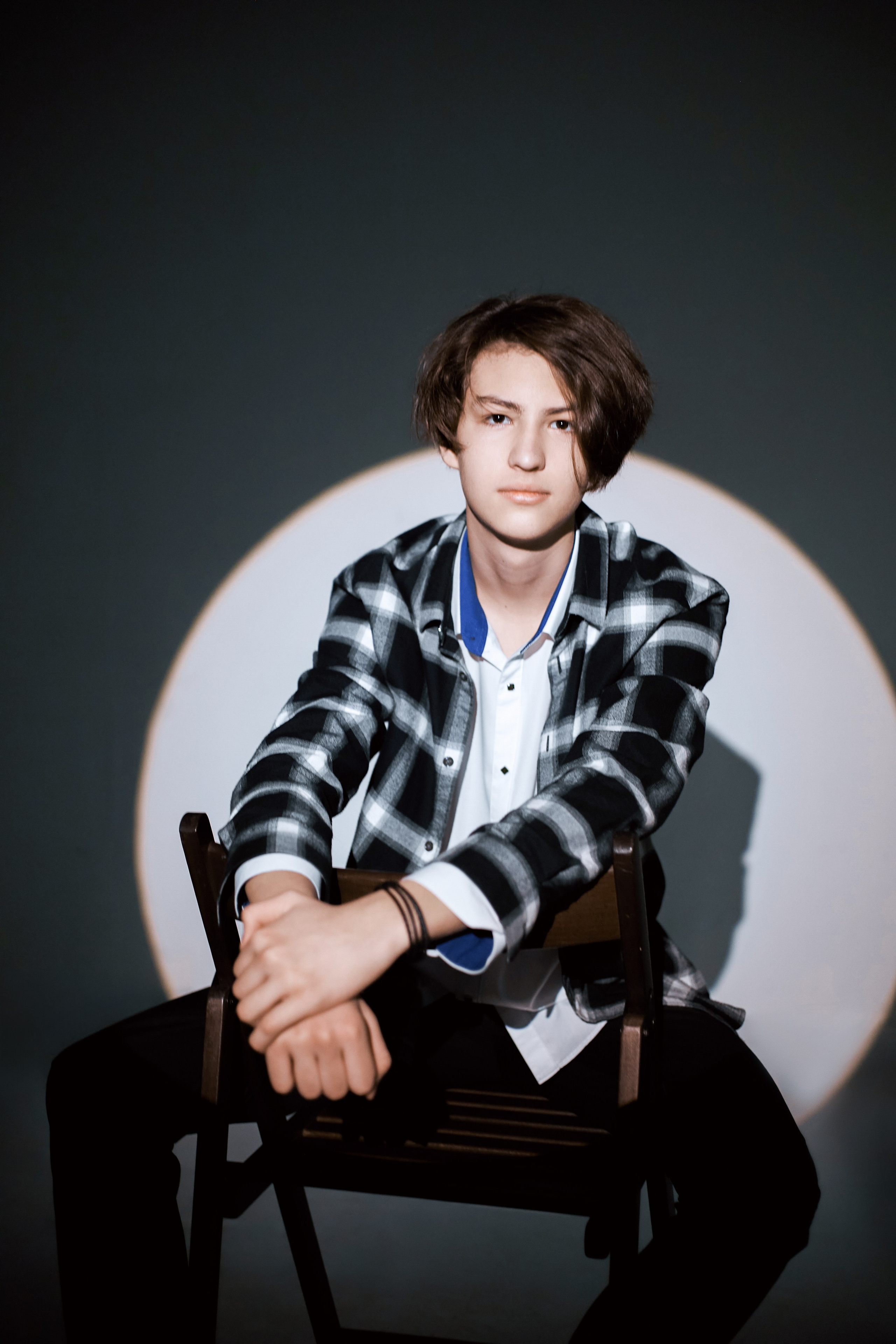 Заказать выпускной школьный альбом Тюмень. Выпускные альбомы в Тюмени для школ, садов, вузов спортивных секций