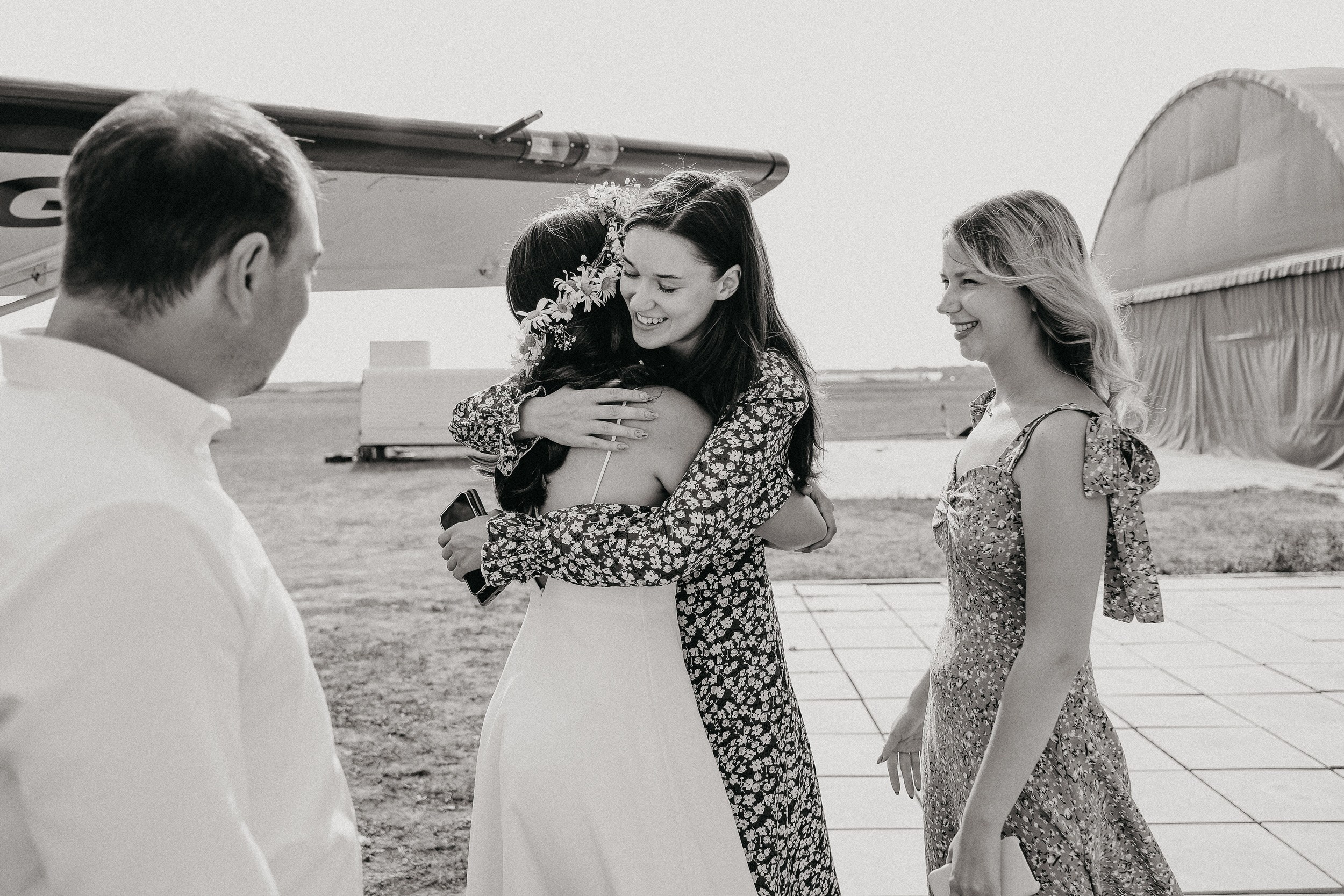 Свадьба на аэродроме