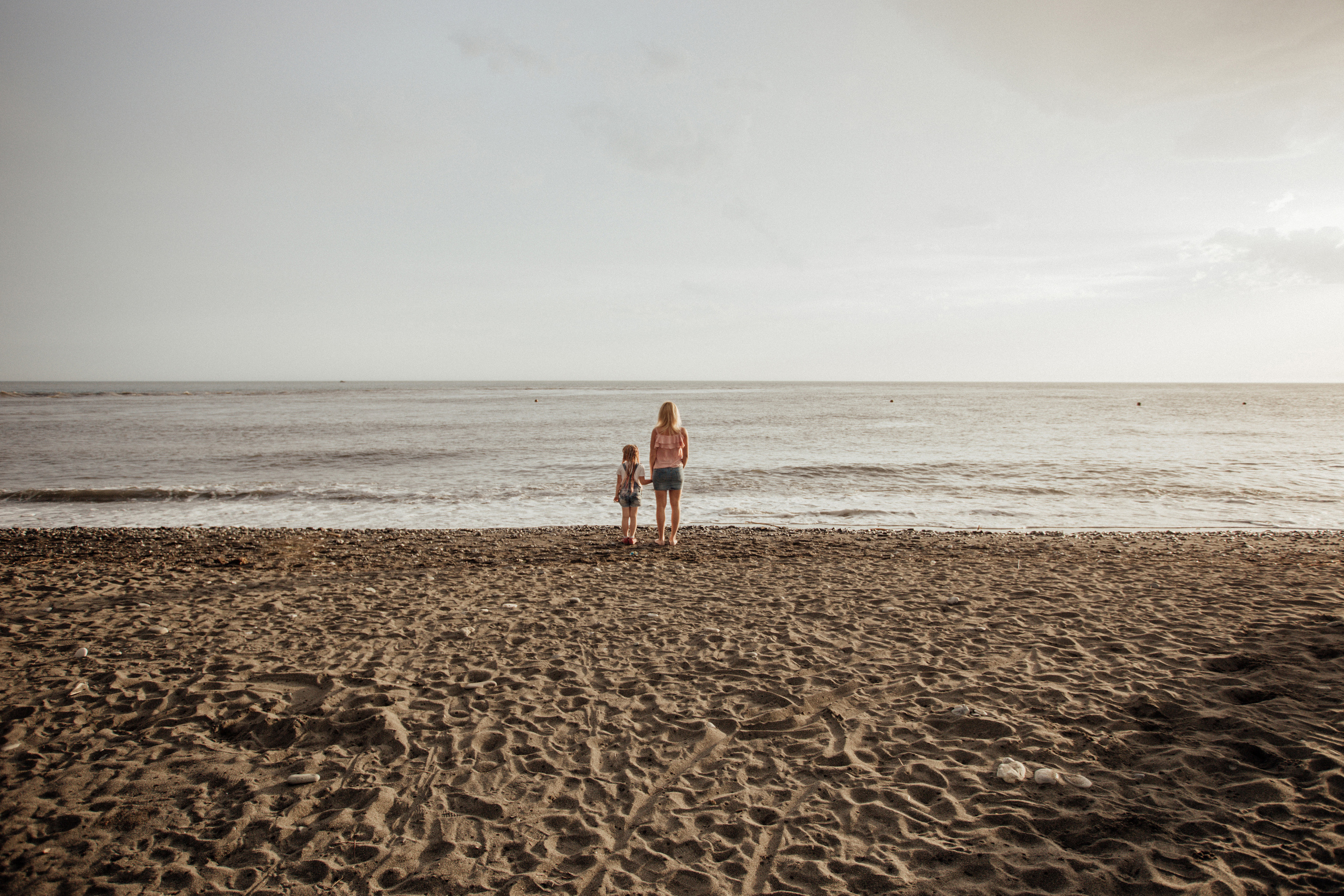 Виктория и Кристина. Милана Довгаль - семейный фотограф и видеограф  в Адлере и Сочи