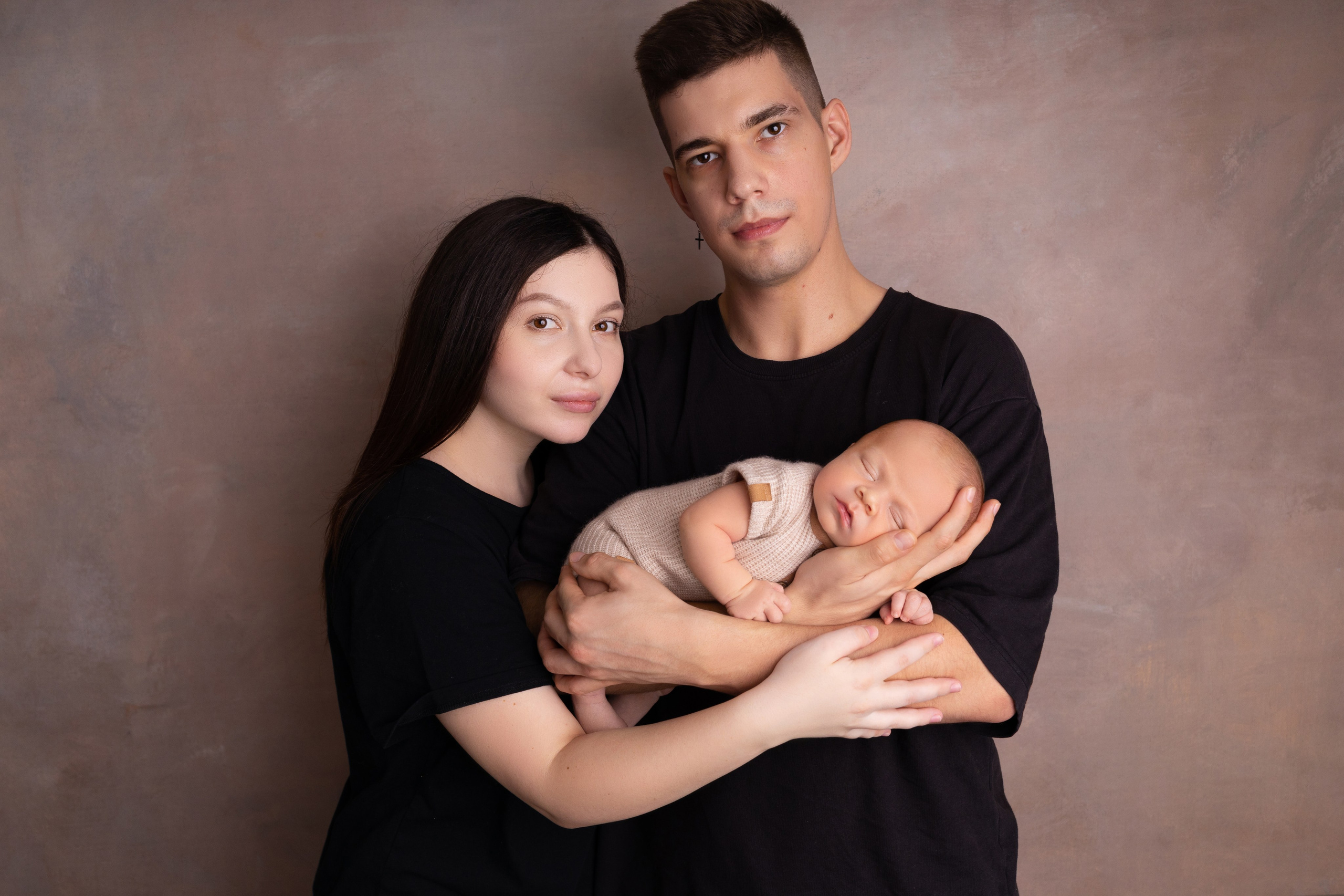 Семейные кадры от Elvira Kamaeva. Фотограф новорожденных малышей в Омске и Омской области Эльвира Камаева