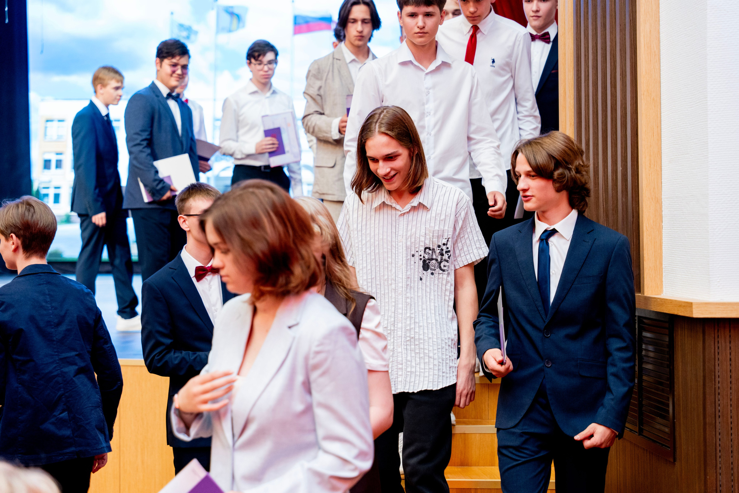 Выдача аттестатов 9 классы. Фотограф Юлия Попова