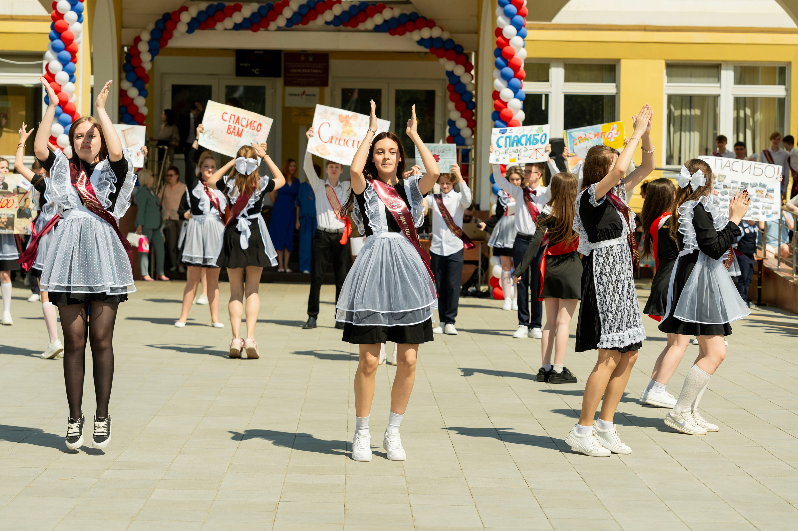 Выпукные 9 классы. Фотограф Юлия Попова