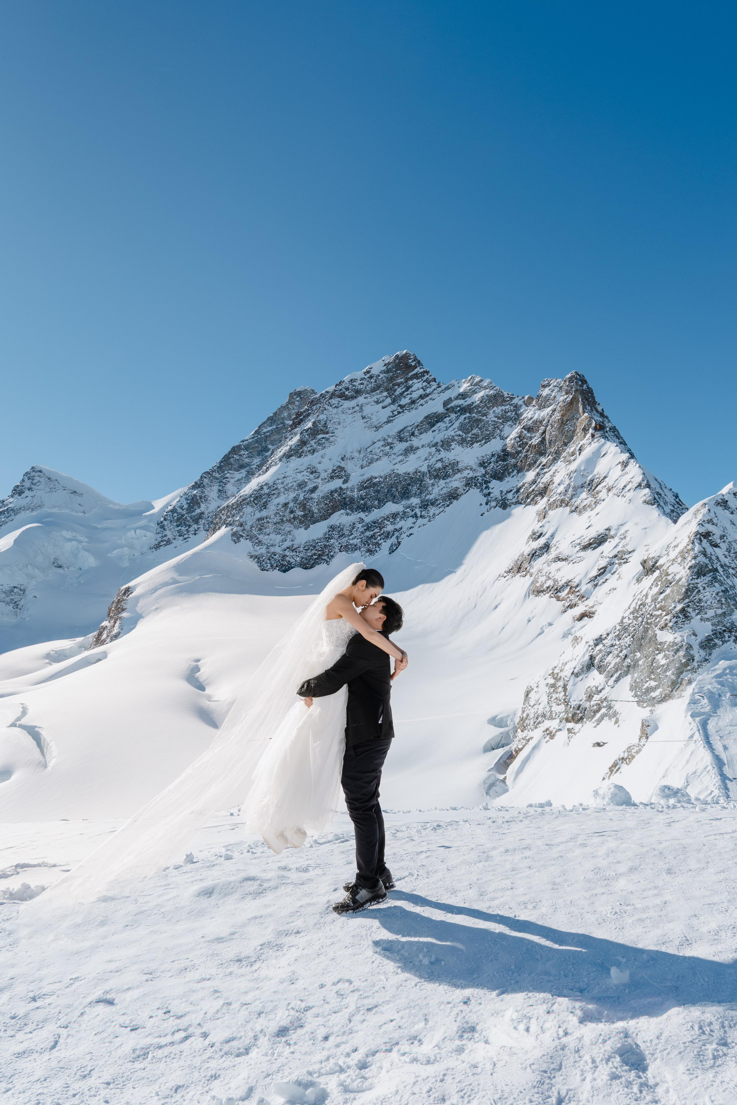 Sugar & V (Jungfraujoch). Photographer in Interlaken area