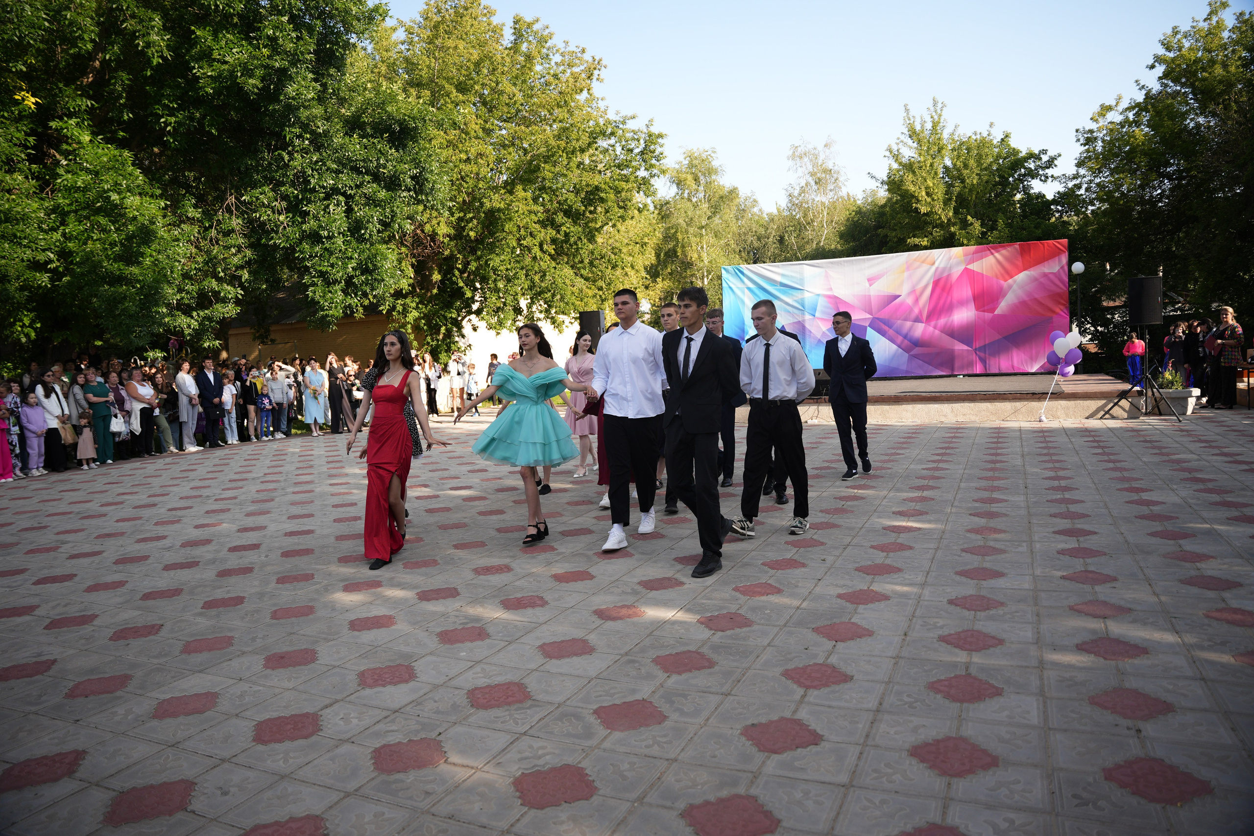 Выпускной в парке. Ольга Плаксина фотограф в Саратове