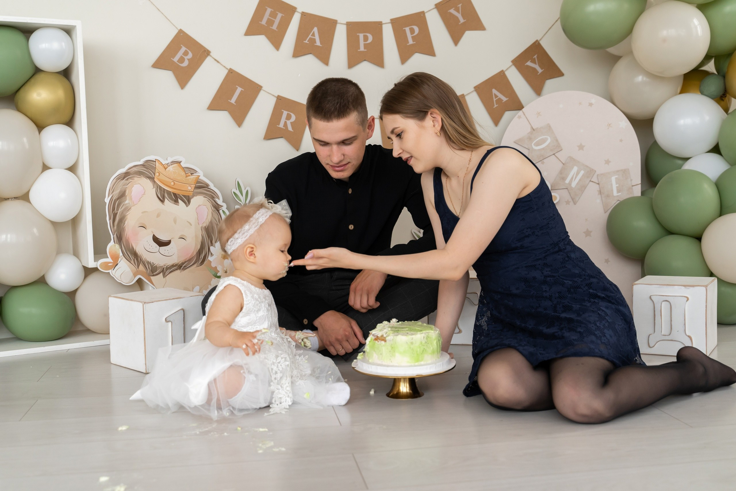 Cake smash. Фотостудия Малина в городе Улан-Удэ. Фотограф Ирина Жарникова