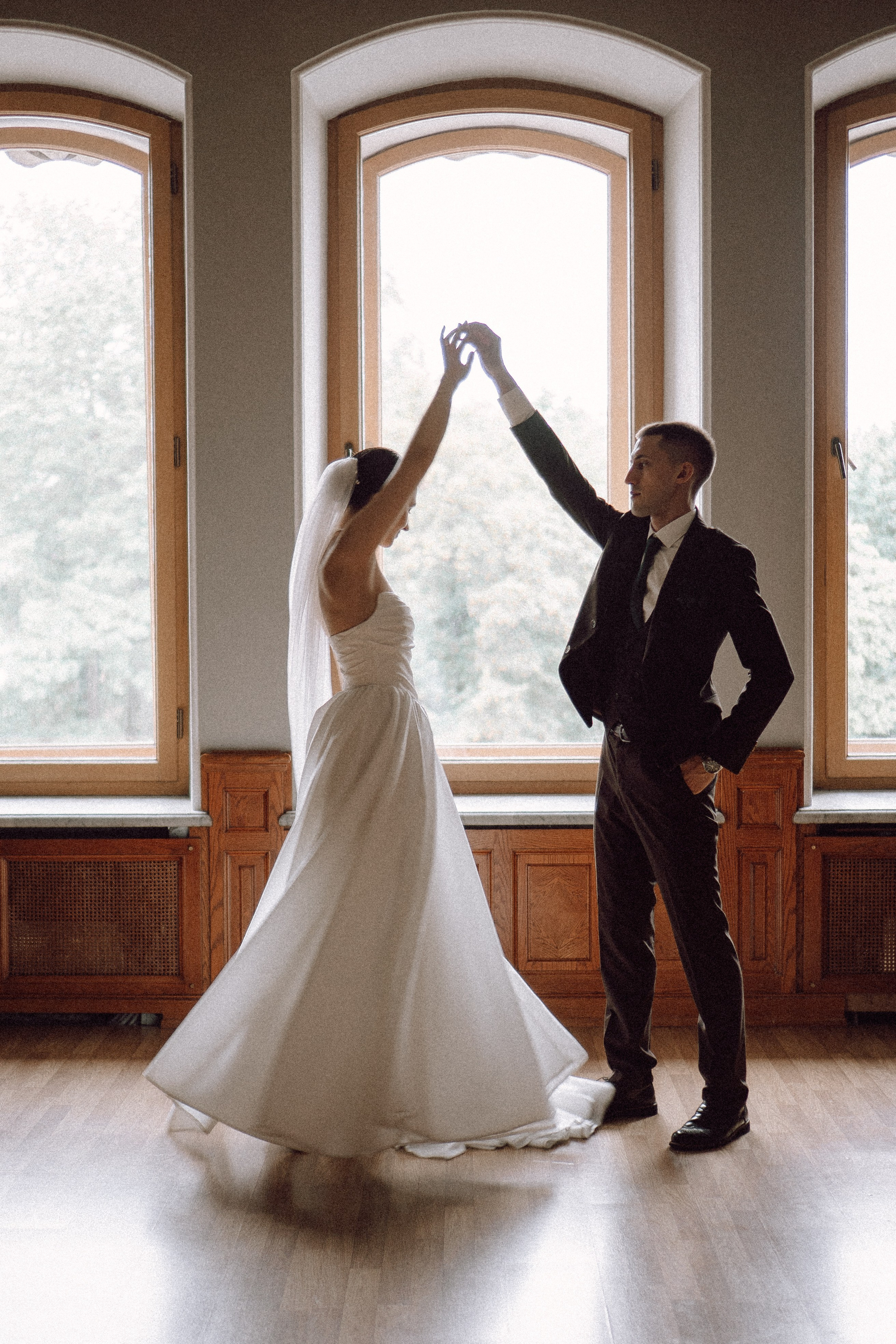 СВАДЕБНАЯ ПРОГУЛКА В САНТК-ПЕТЕРБУРГЕ (ИСАКИЕВСКИЙ СОБОР, ЗИМНЯЯ КАНАВКА, ЭРМИТАЖ И БОЛЬШАЯ МОРСКАЯ УЛИЦА). Профессиональный фотограф, Санкт-Петербург — Виктория Богомолова