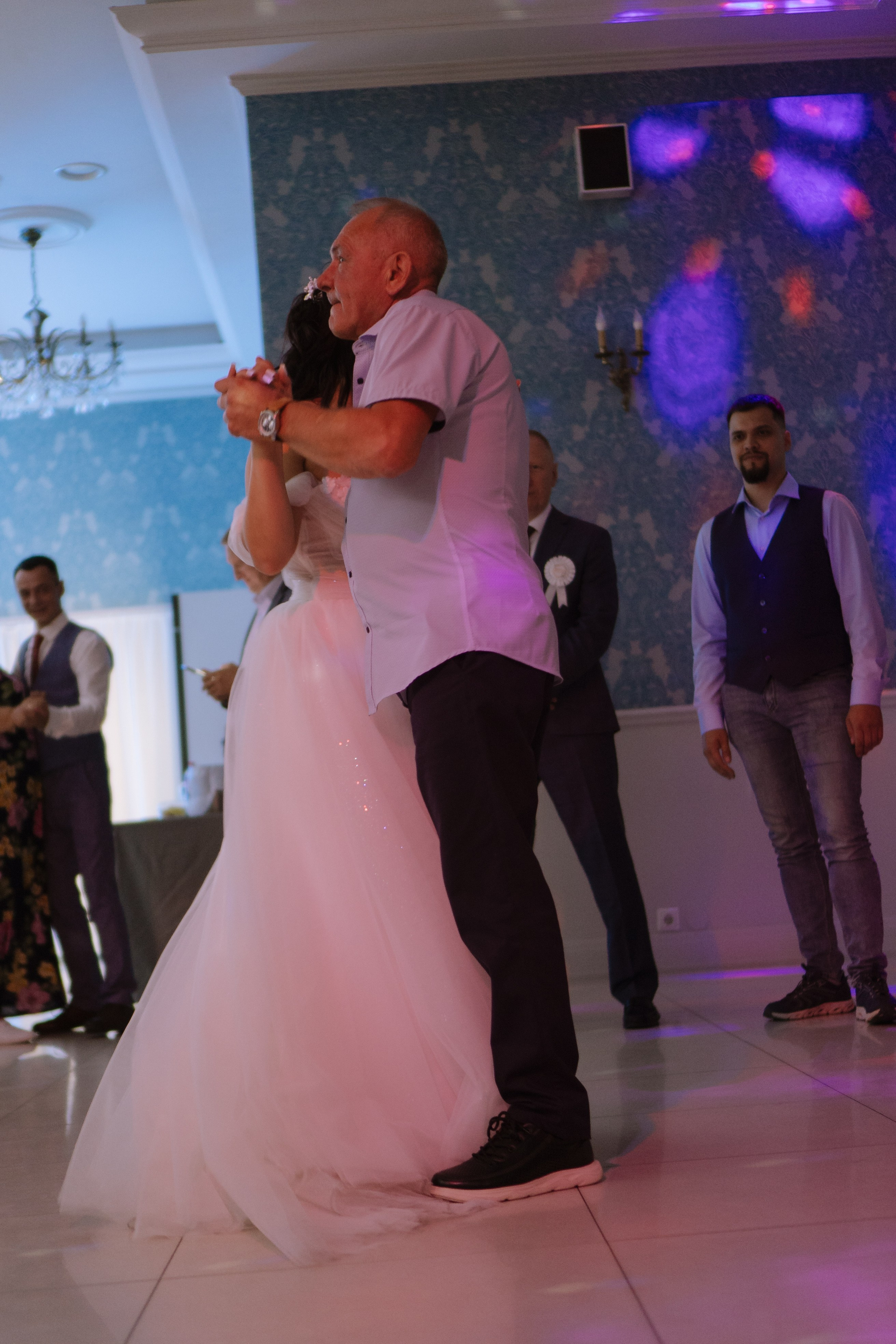 ТАНЕЦ ОТЦА И ДОЧЕРИ НА БАНКЕТЕ (СВАДЕБНАЯ ФОТОСЕСИИЯ БАНКЕТА). Профессиональный фотограф, Санкт-Петербург — Виктория Богомолова