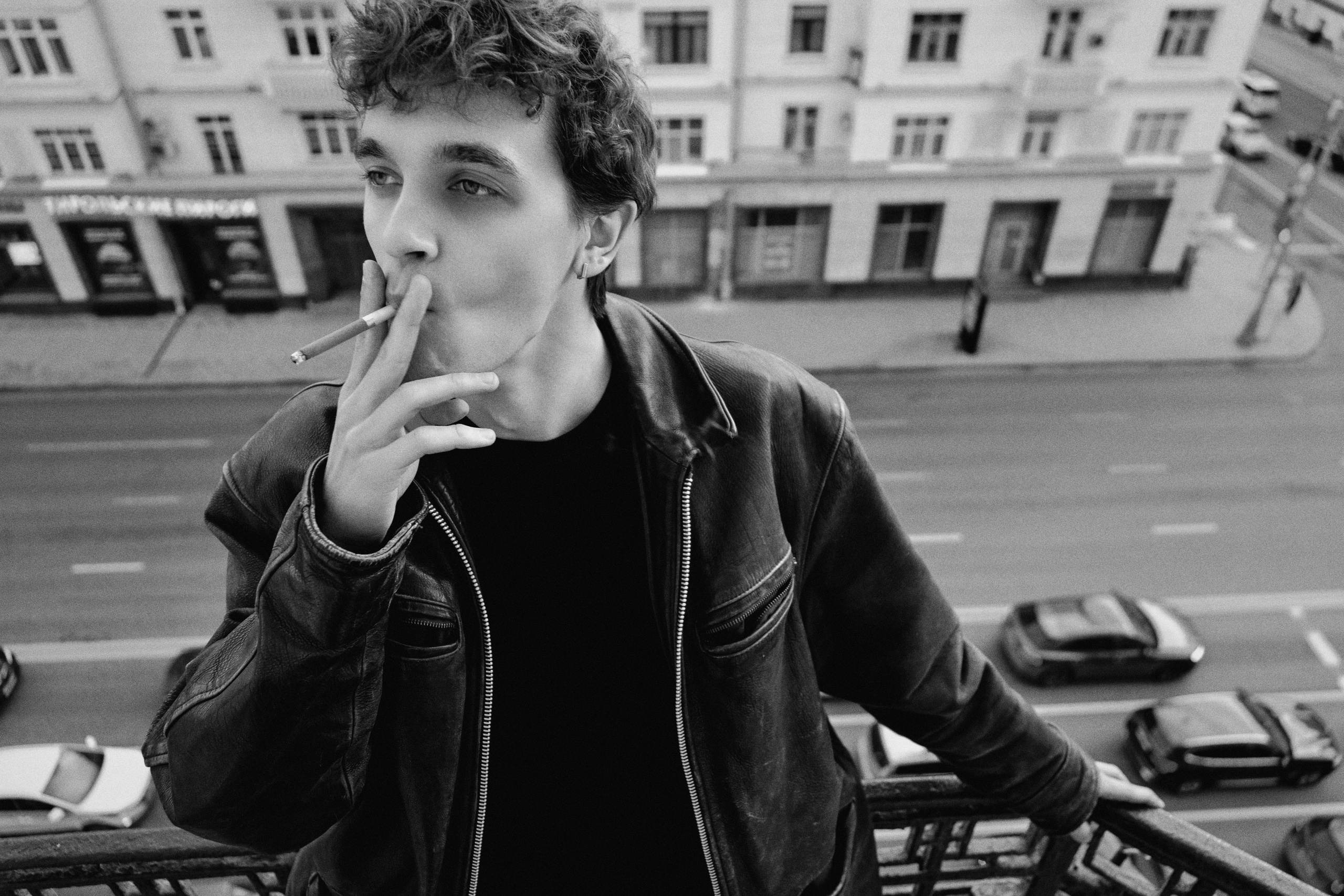 89233. Главная