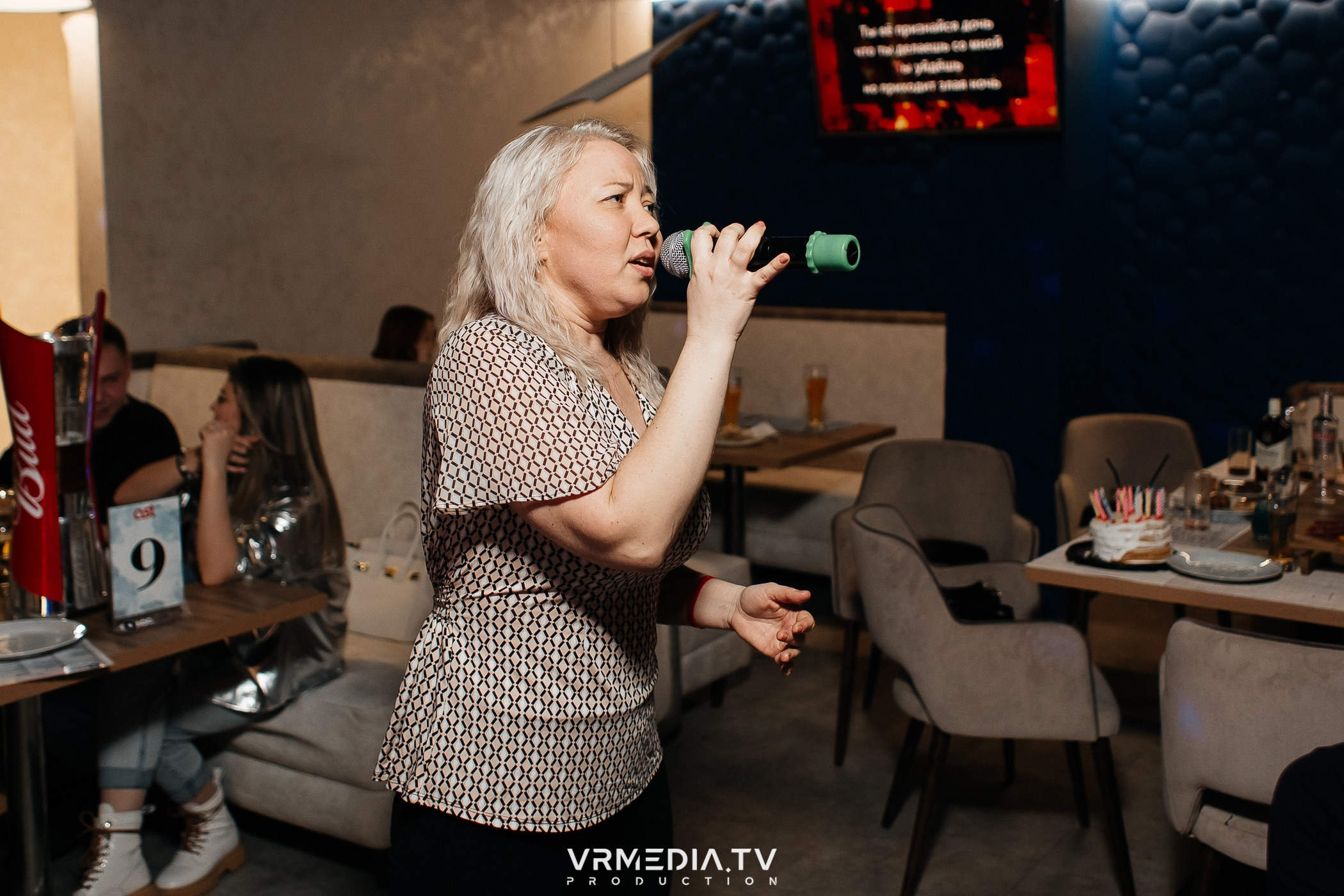 8 марта в караоке-ресторане «Голос»