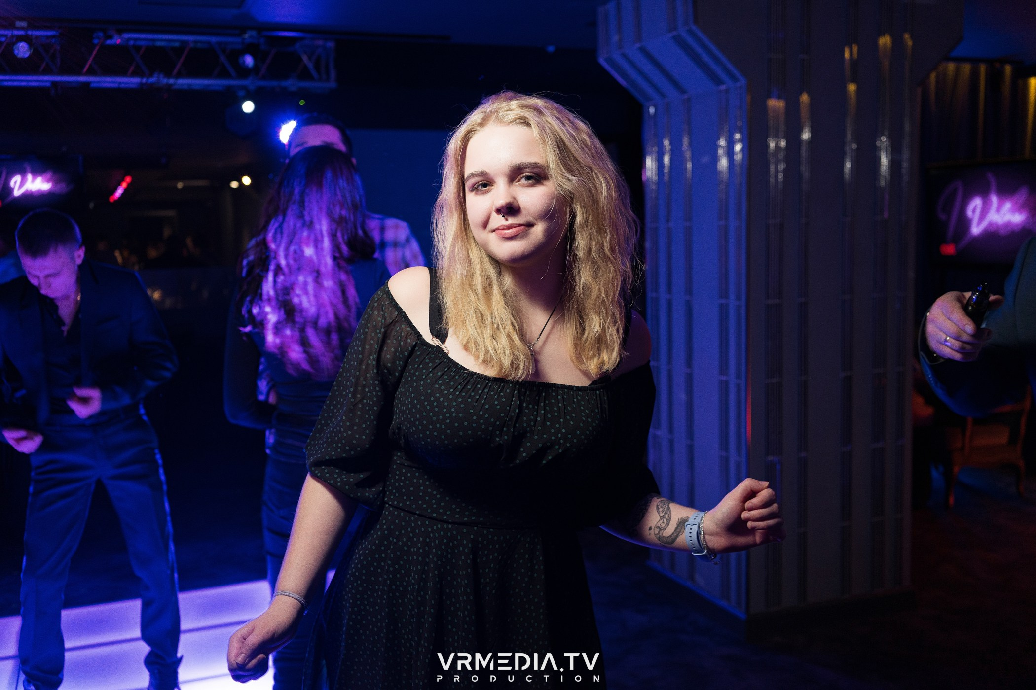 Dance в караоке-баре «Volna»