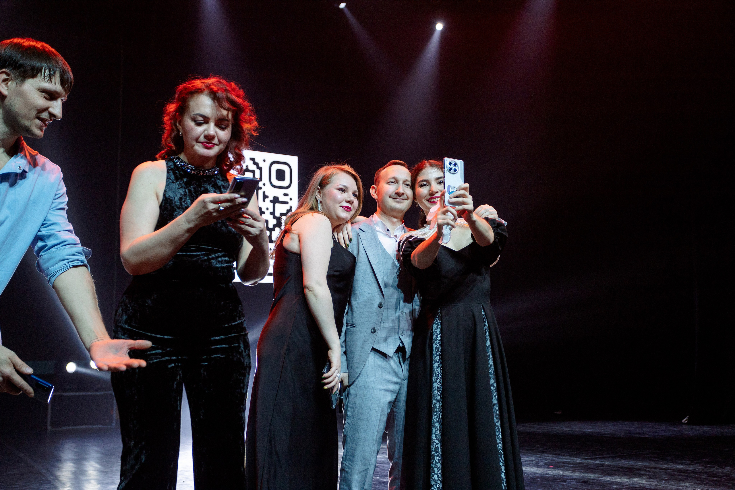 РЕПОРТАЖ: НОВЫЙ ГОД В ДК МЕТАЛЛУРГ. Профессиональный фотограф в Ижевске Леша Петров