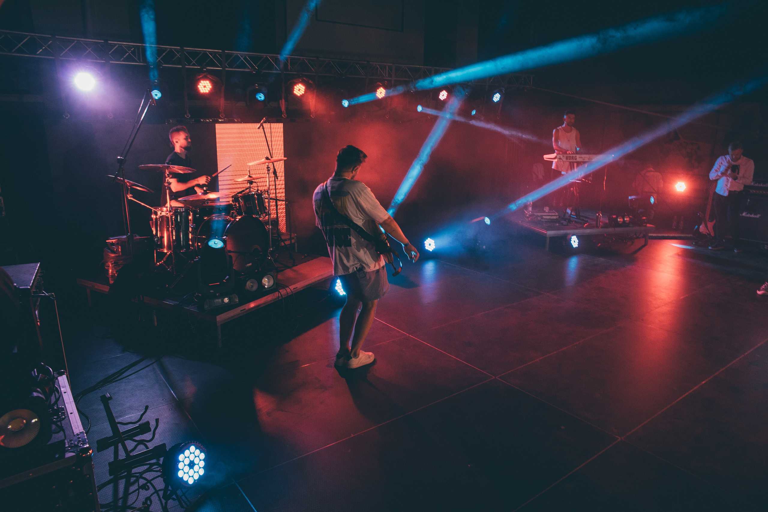 Вечеринки концерты движ. Свадебный, love фотограф