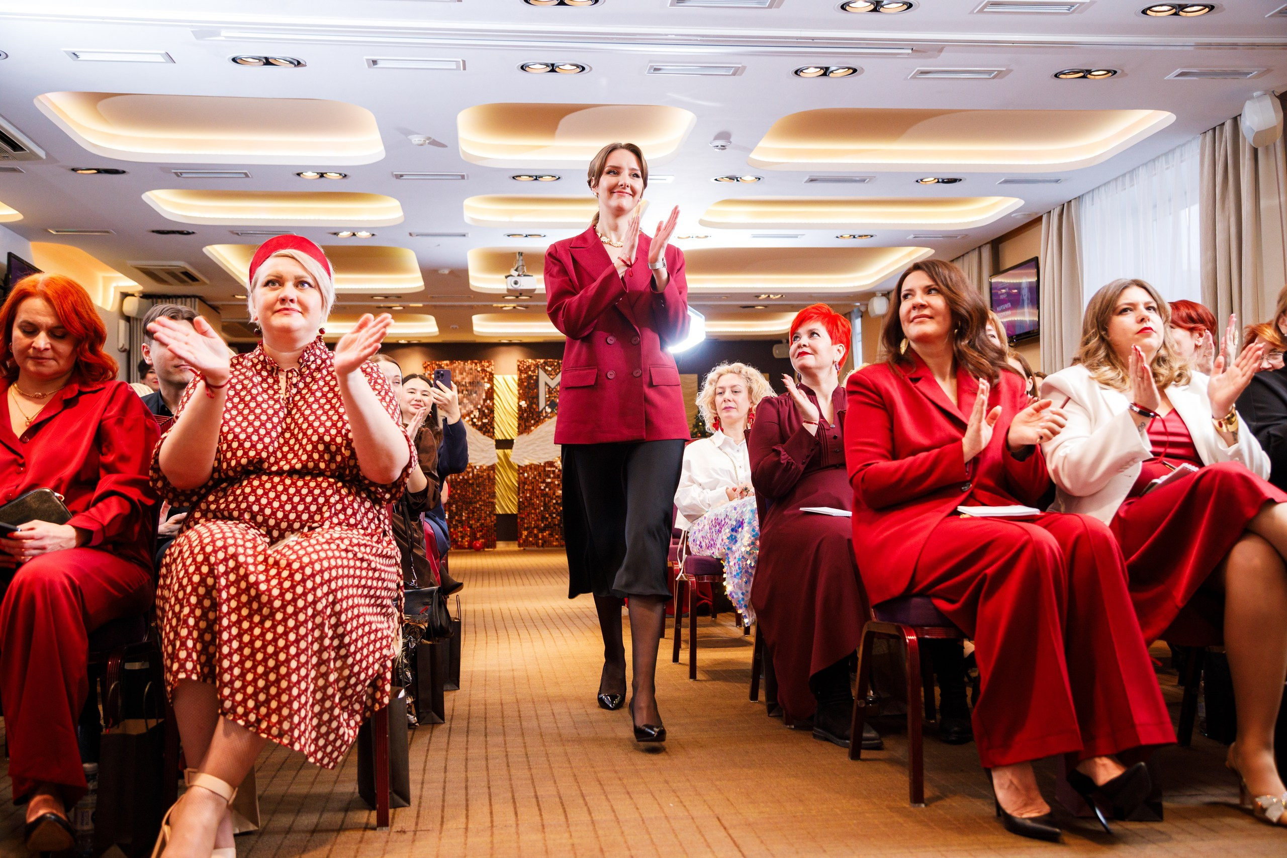 Репортажная съёмка сообщества Код публичности. Студия коммерческой съемки ХВОЯ