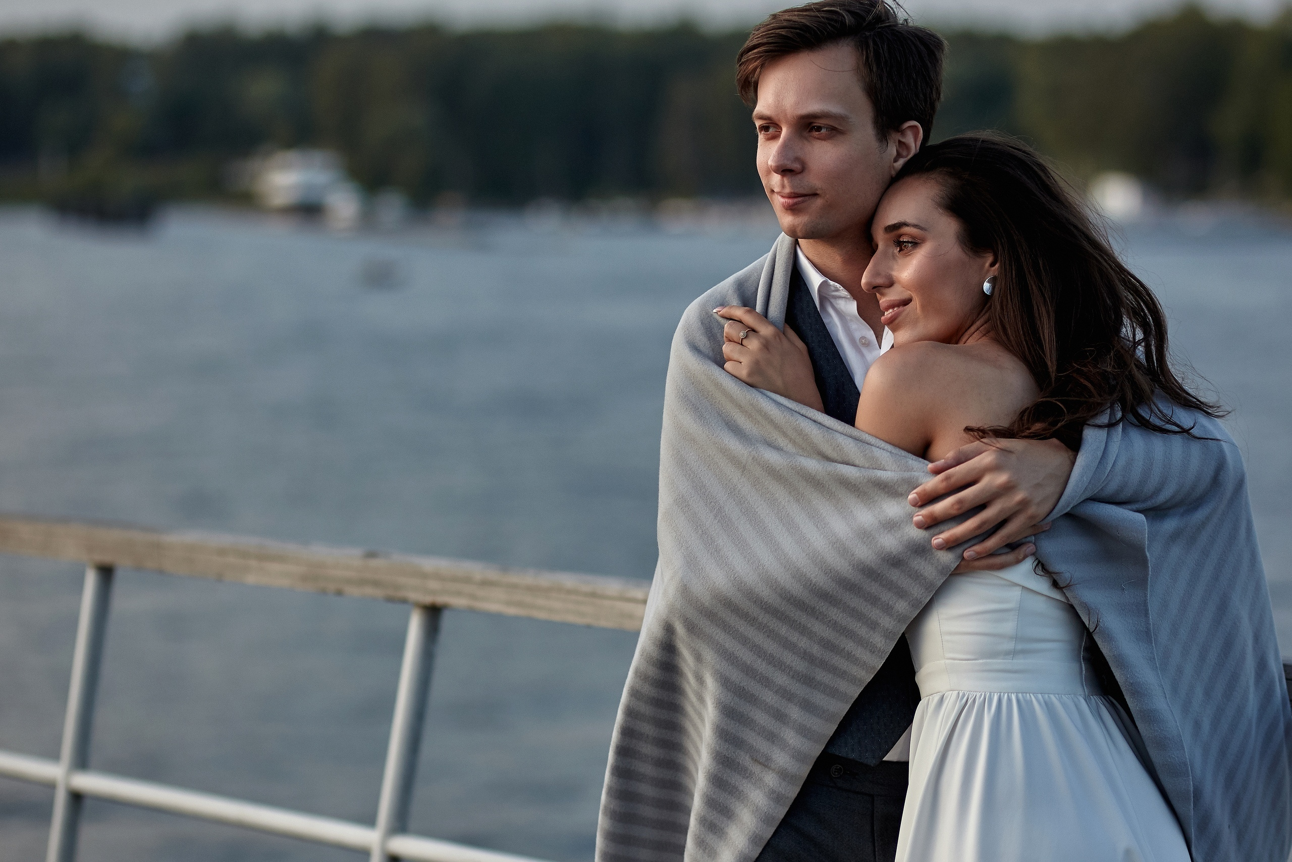 Свадебная фотосессия в яхт-клубе. Свадебный и семейный фотограф Москва, Звенигород, Одинцово, Можайск,