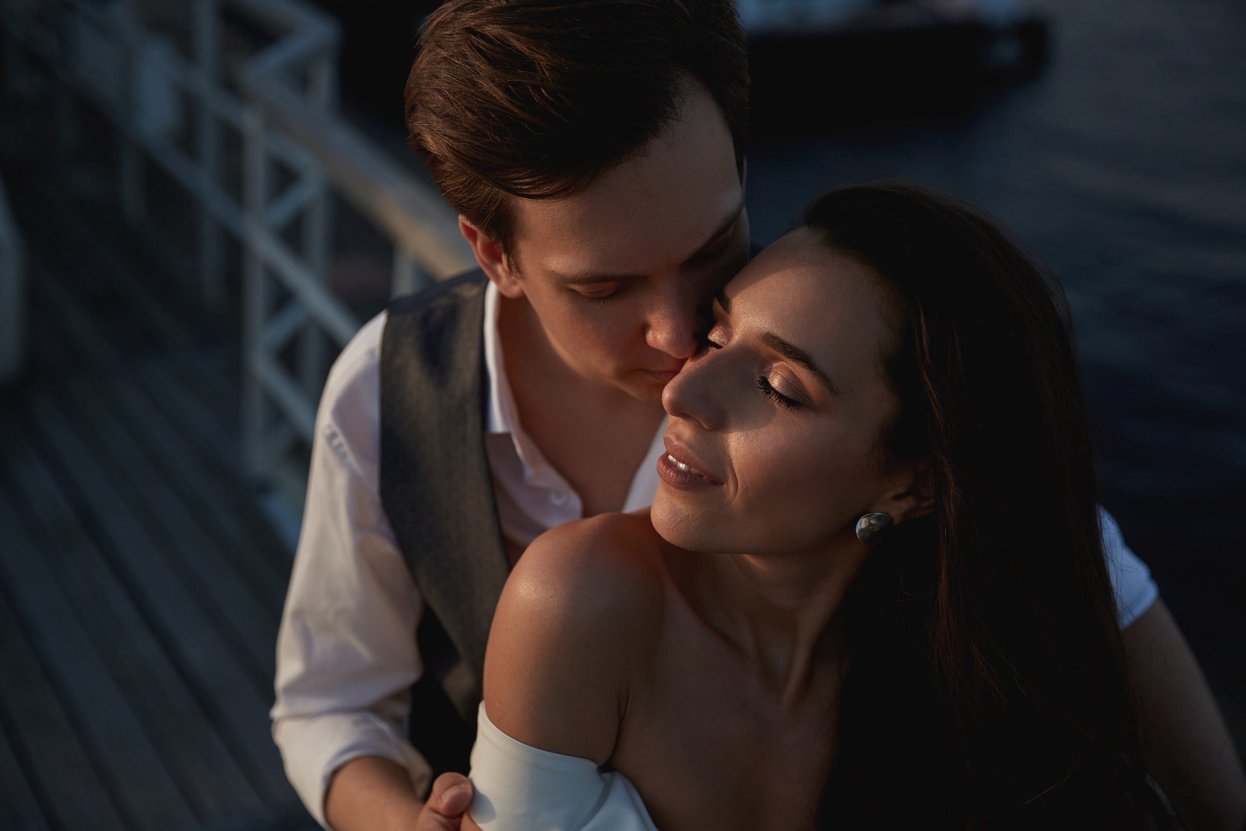 Свадебная фотосессия в яхт-клубе. Свадебный и семейный фотограф Москва, Звенигород, Одинцово, Можайск,